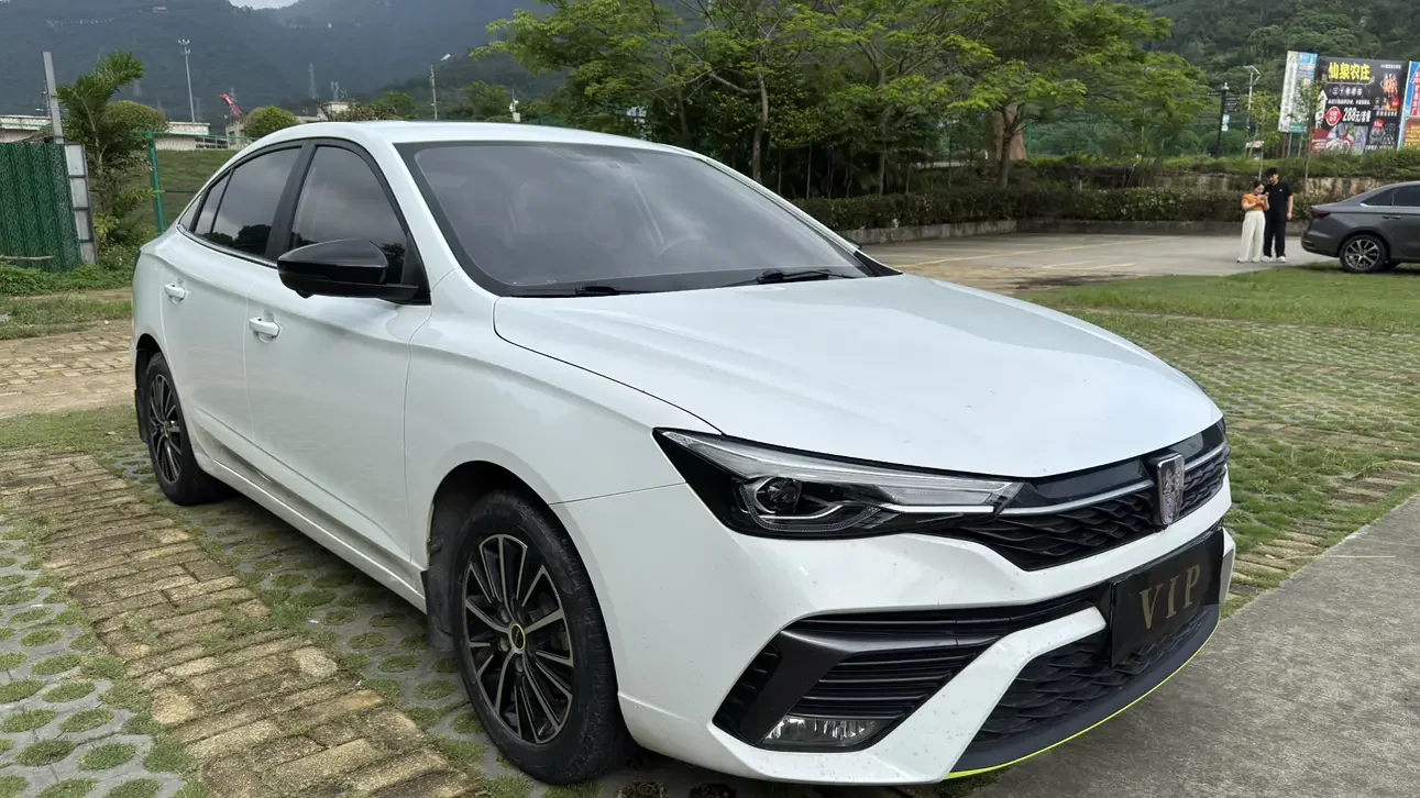 Roewe i5