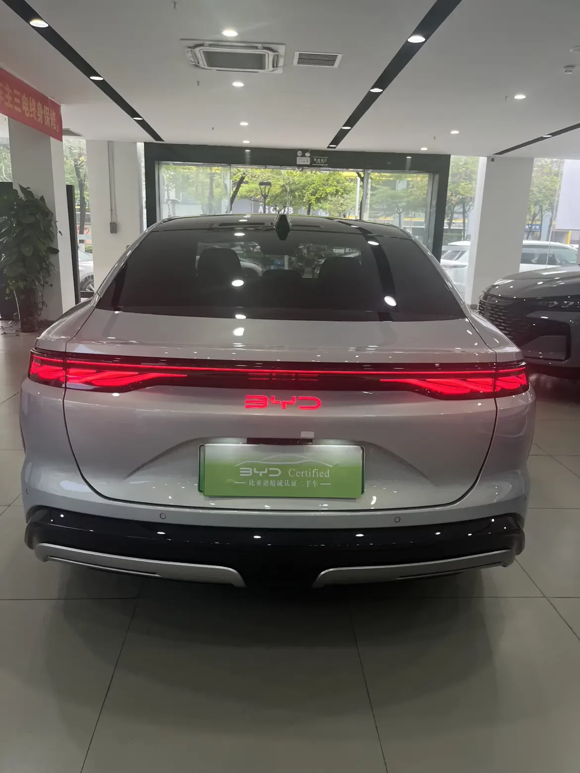 BYD Han L EV