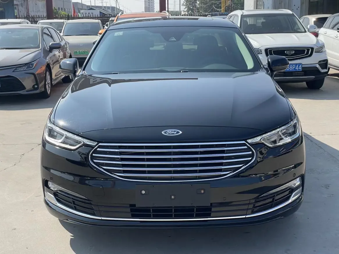 Ford Taurus