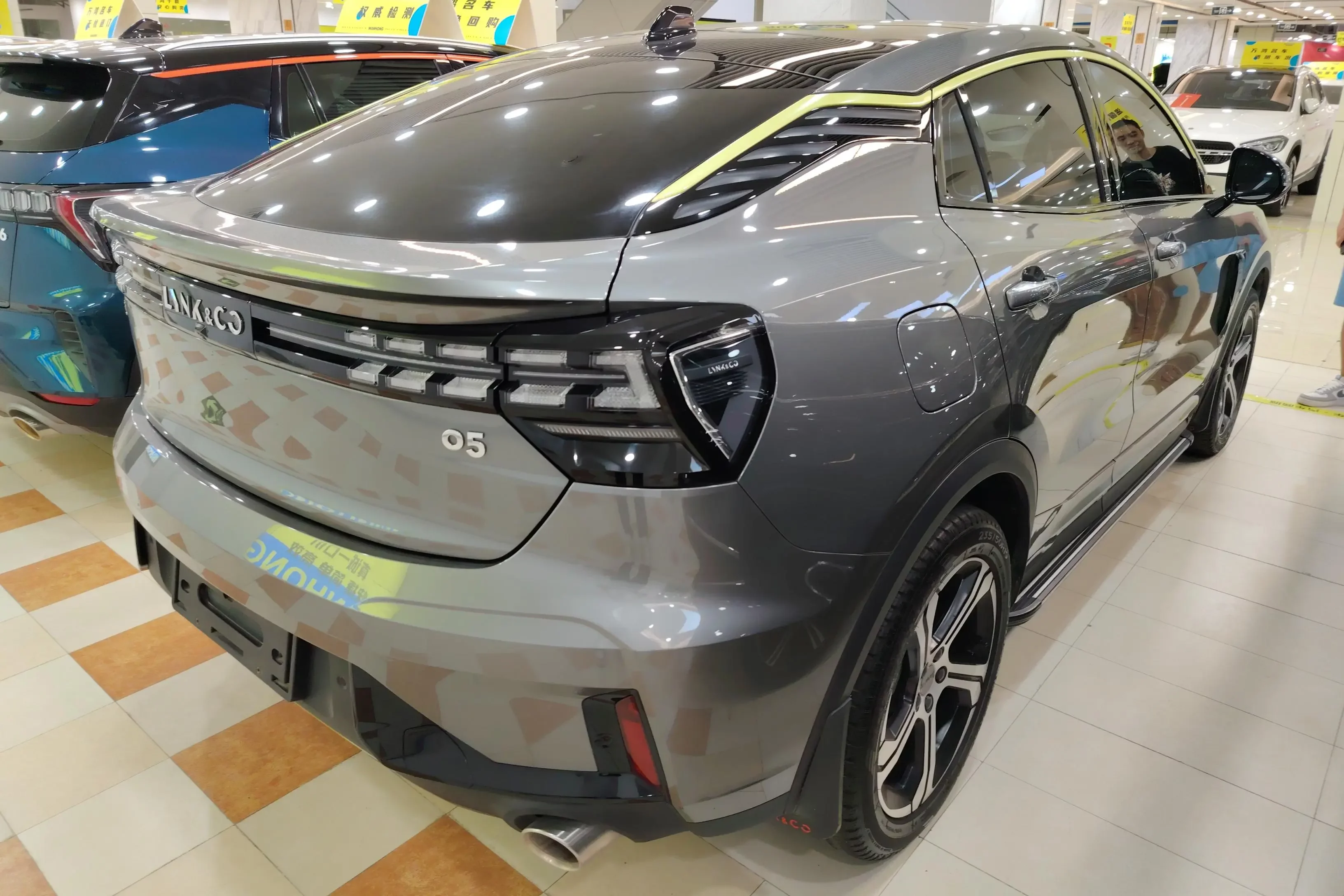 Lynk & Co 05