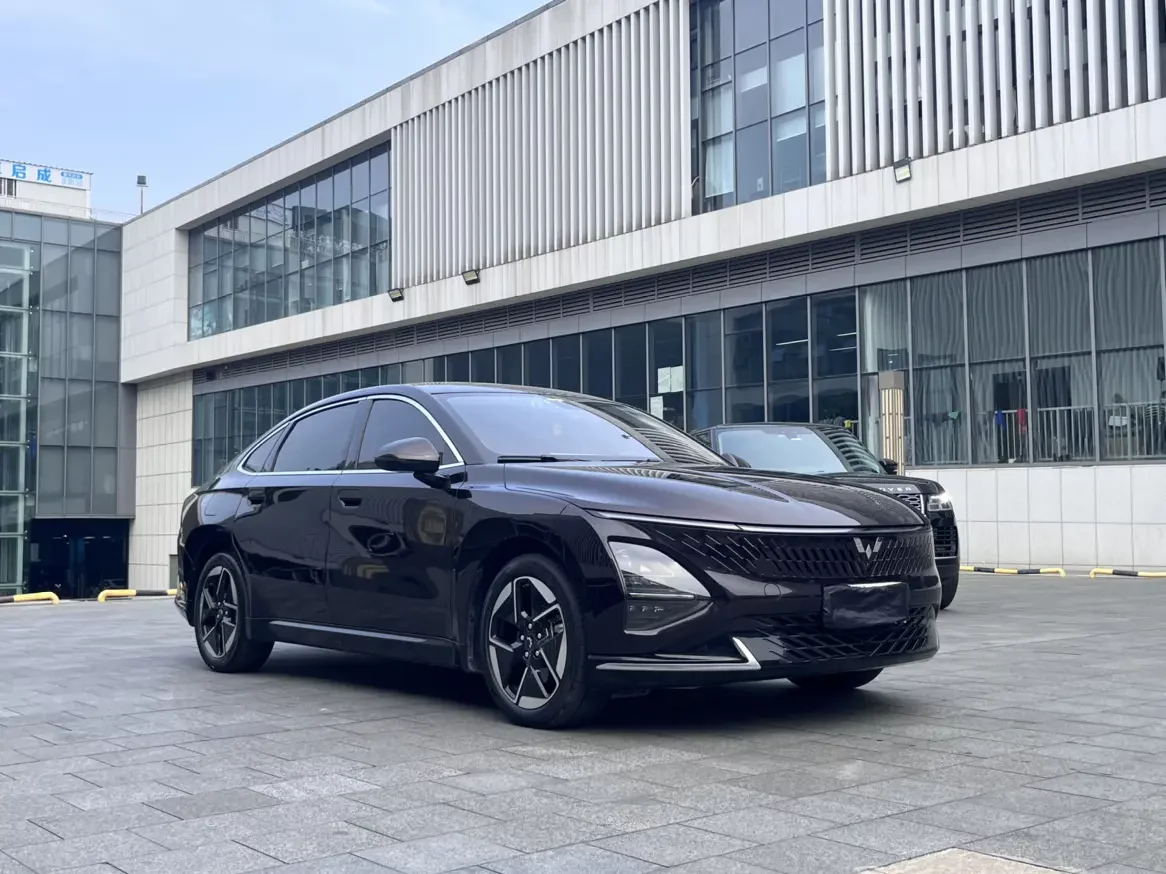 Wuling Starlight PHEV
