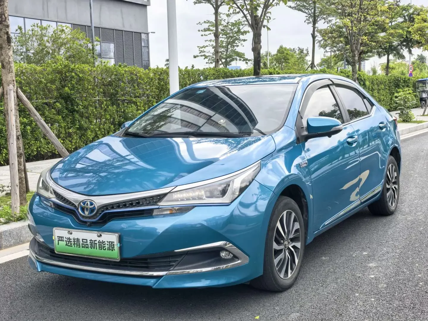 Toyota Corolla Dual Engine E+