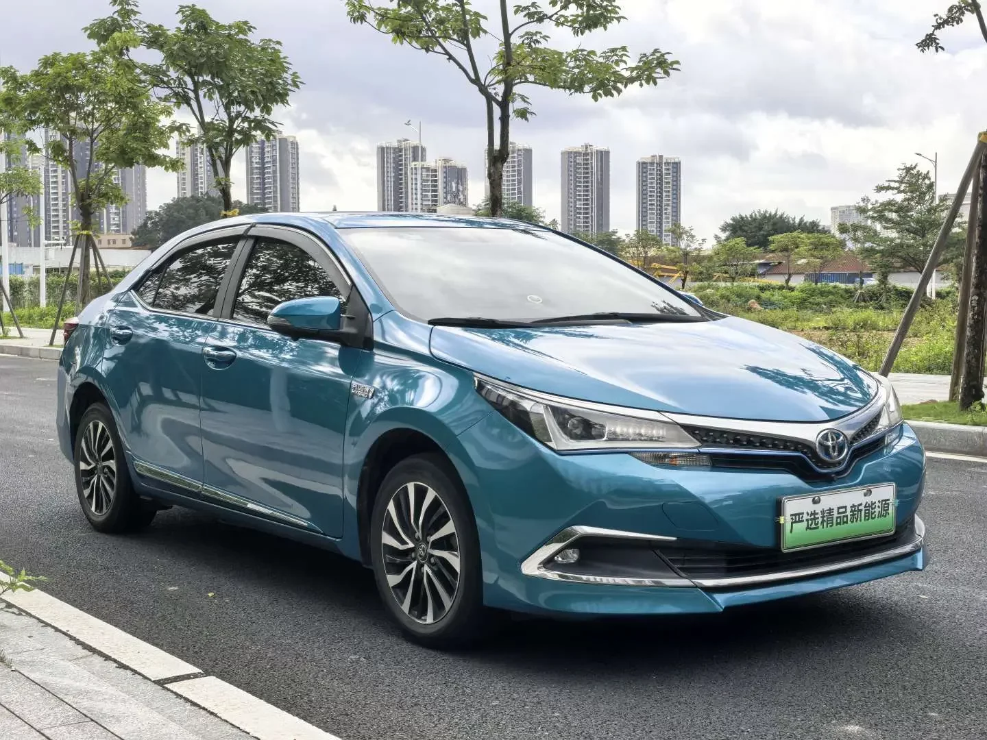 Toyota Corolla Dual Engine E+