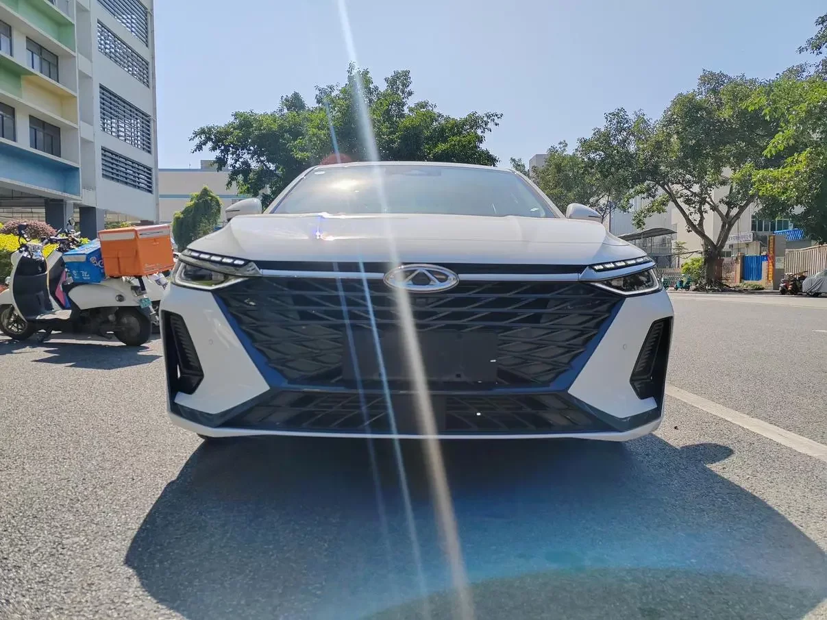 Chery Arrizo 8