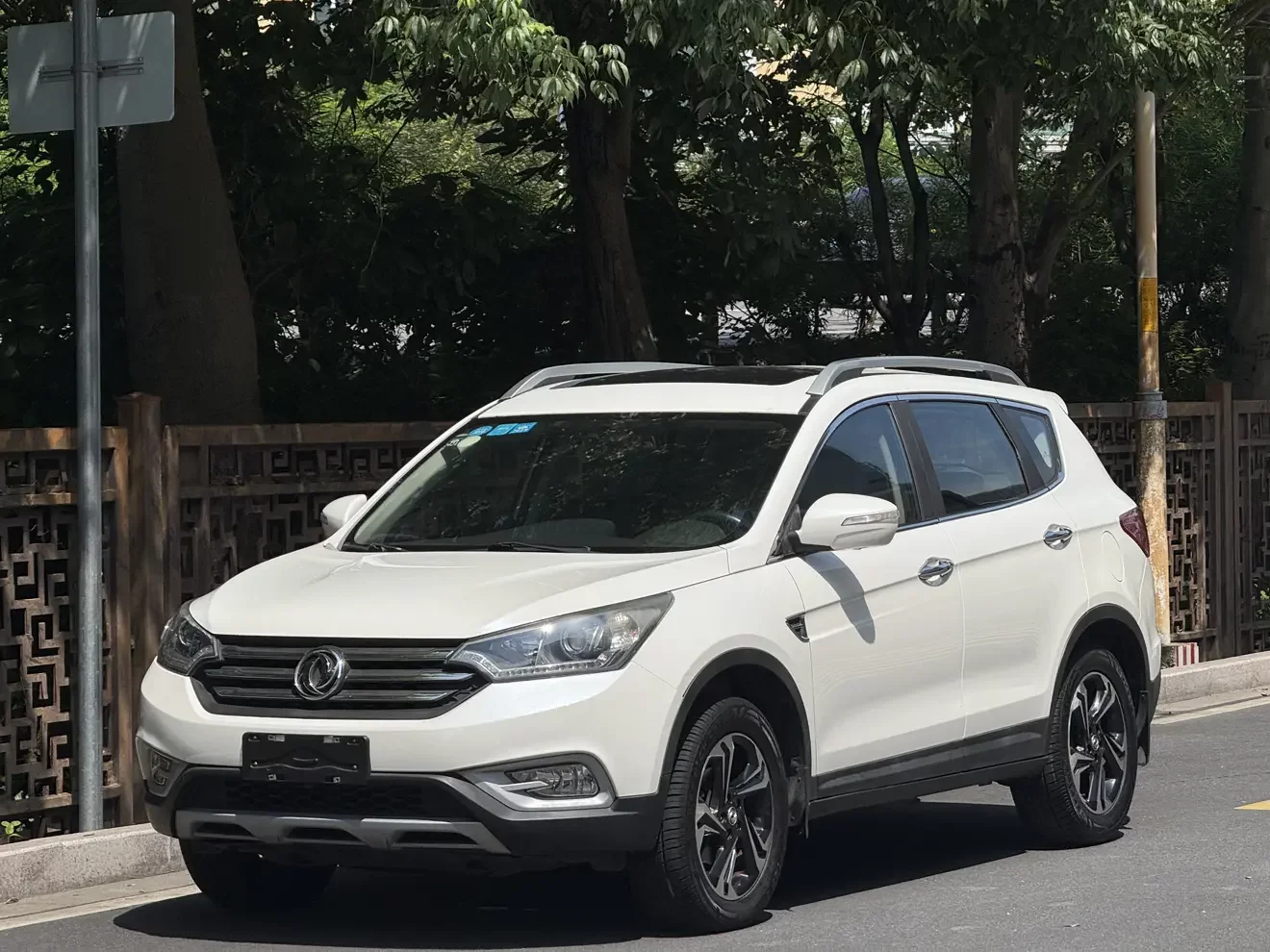 Dongfeng Fengshen AX7  из Китая