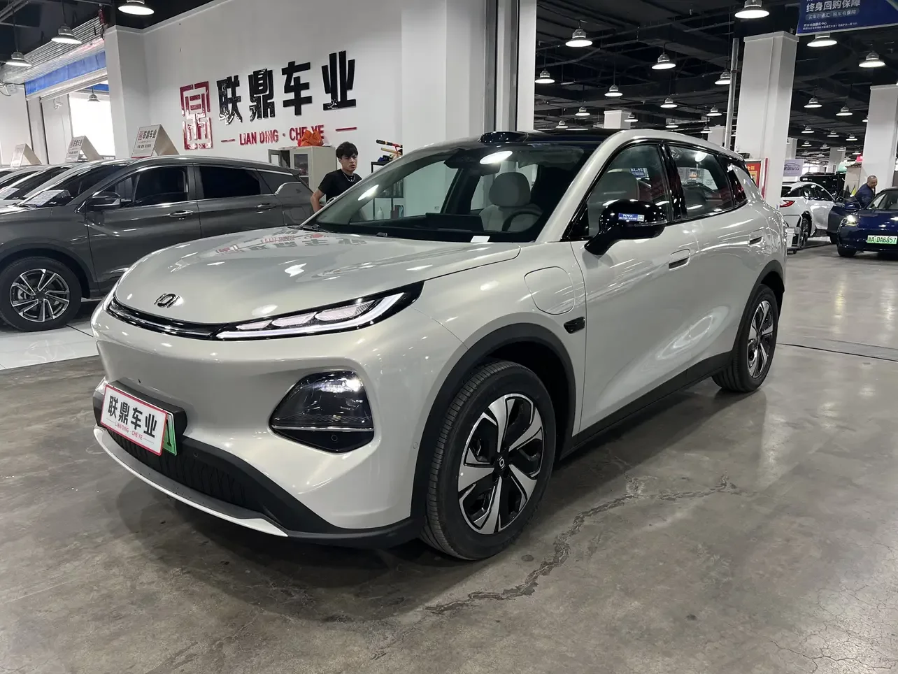 Changan Qiyuan Q05  из Китая