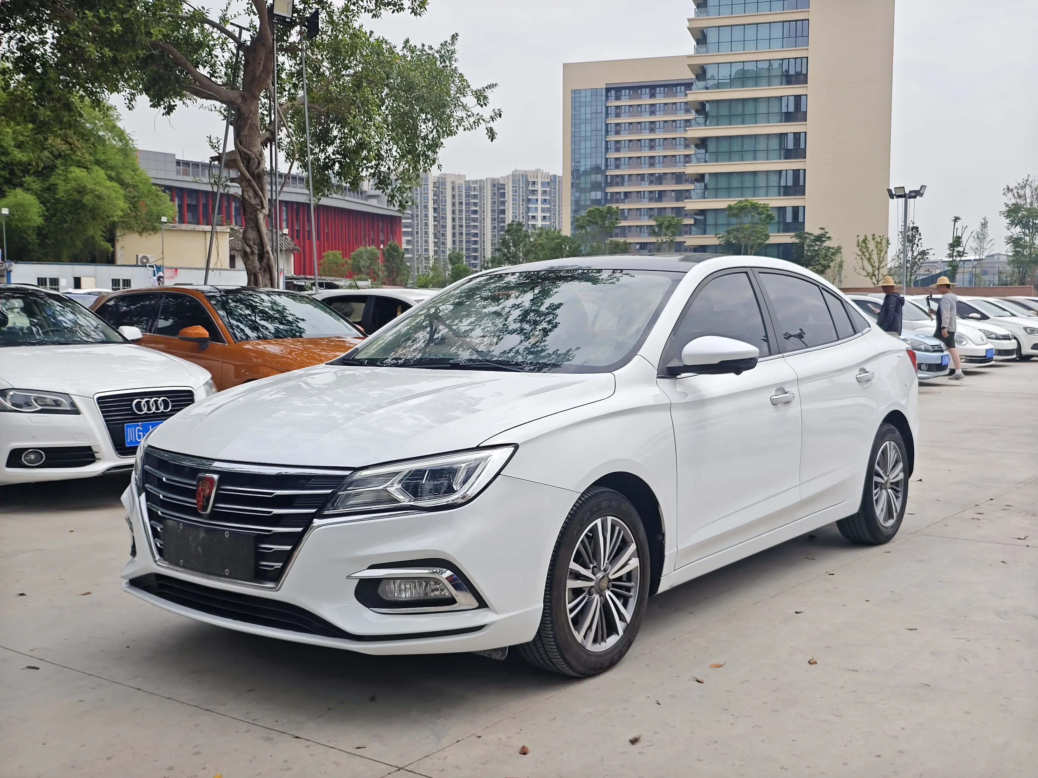 Roewe i5