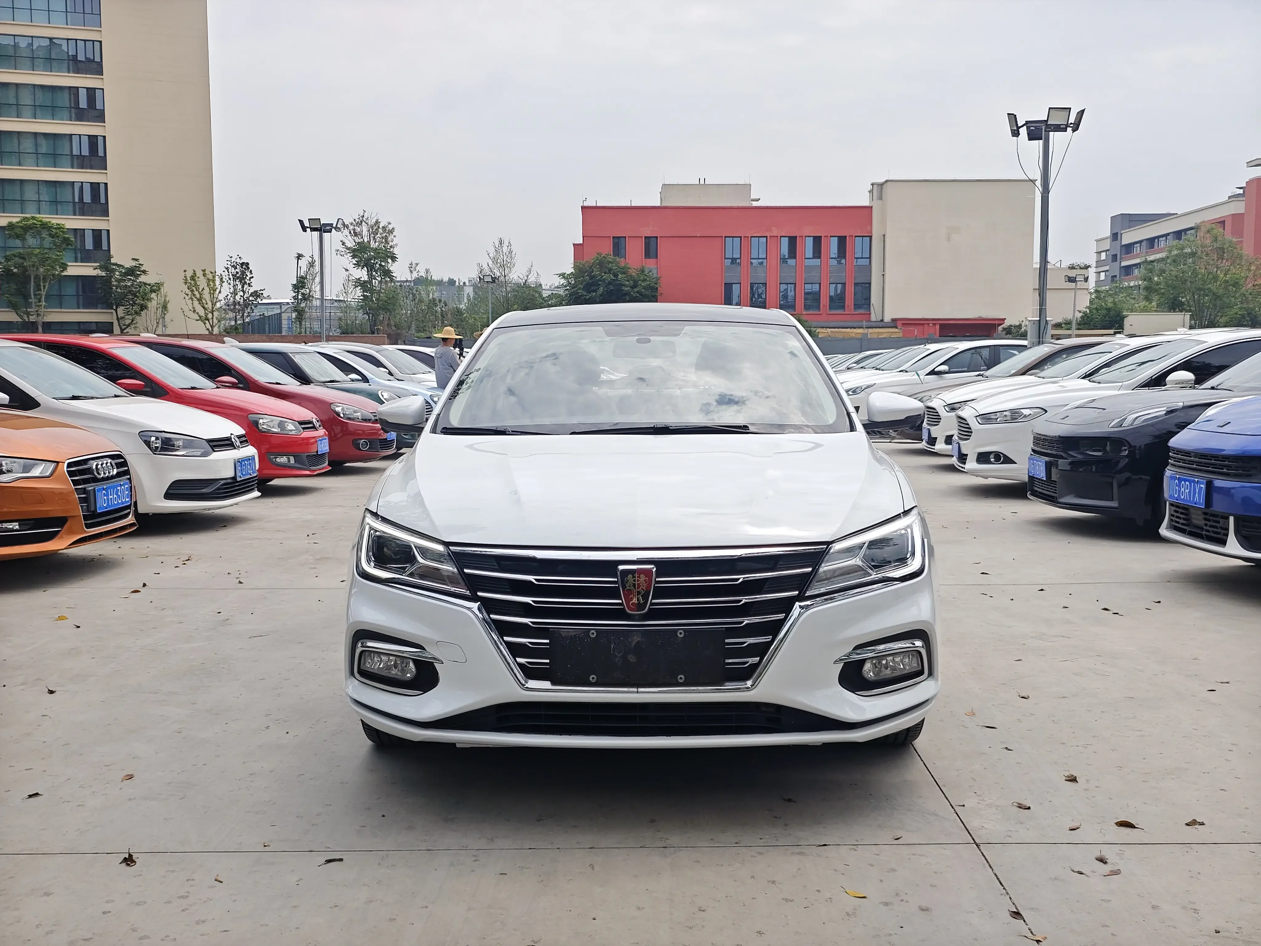 Roewe i5