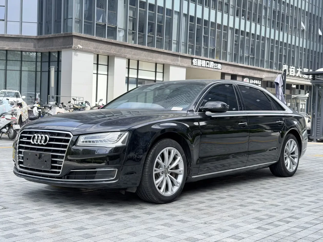 Audi A8