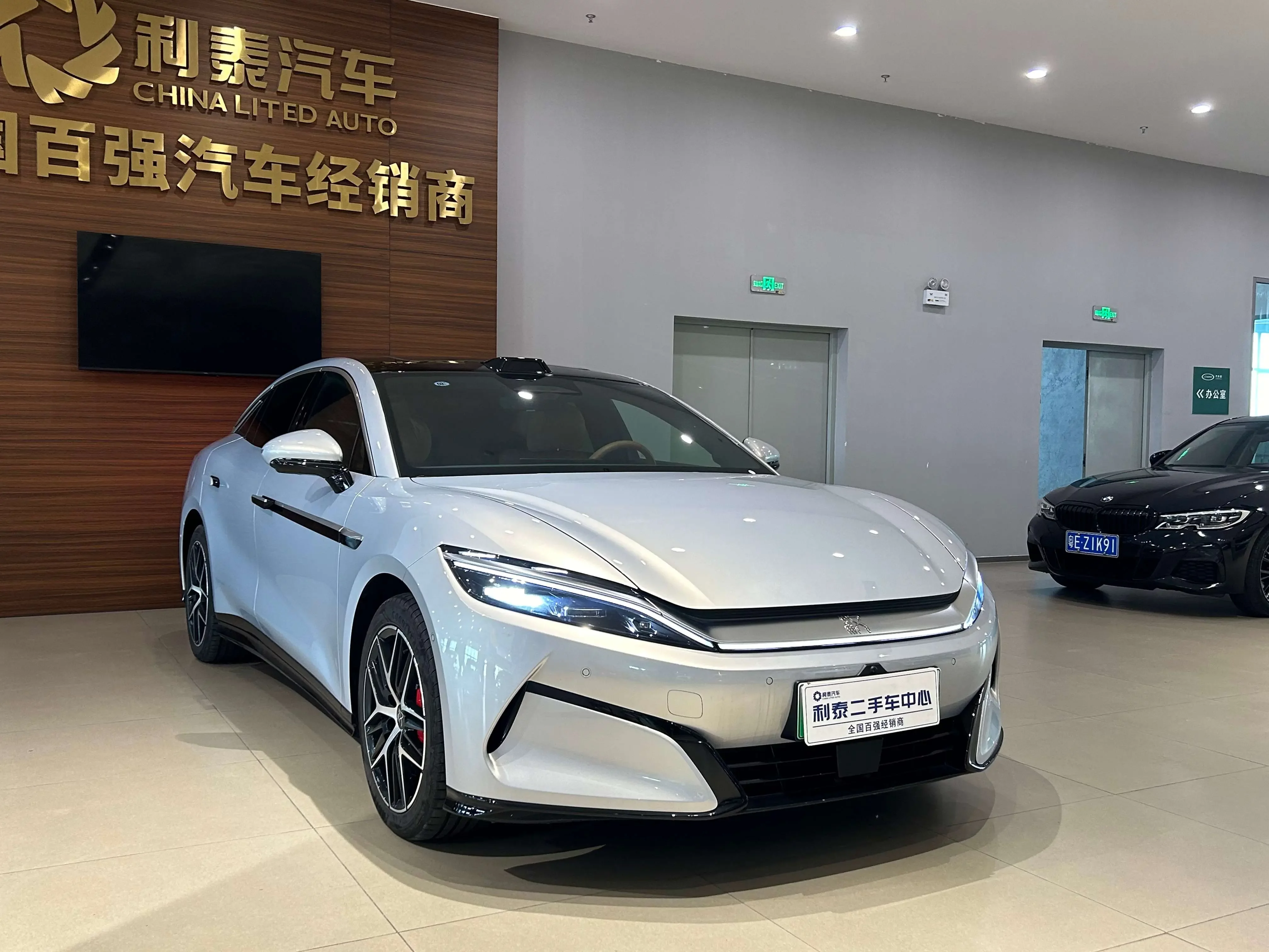 BYD Han L EV