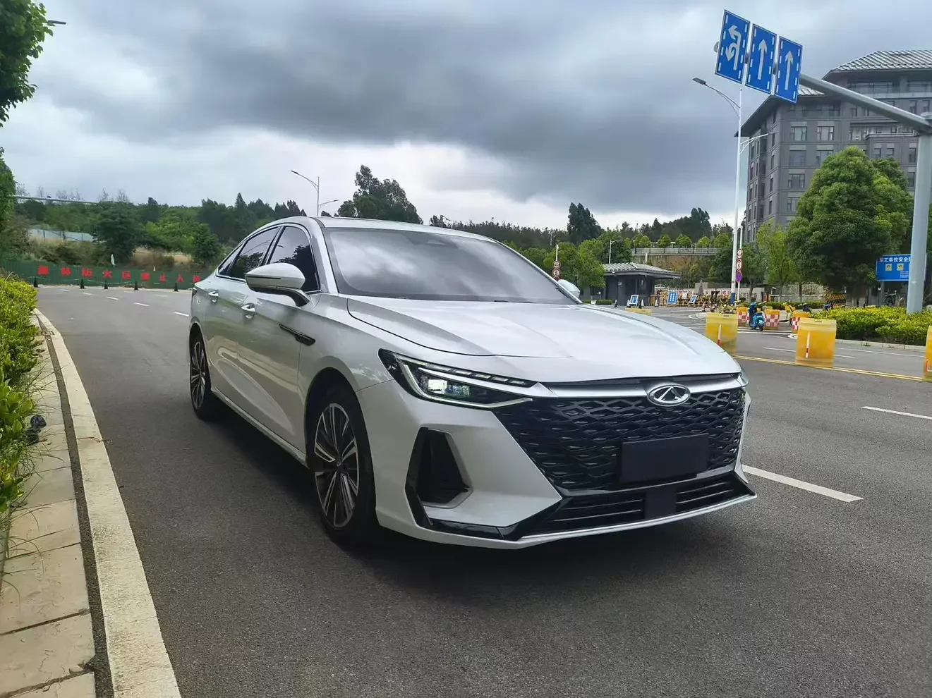 Chery Arrizo 8