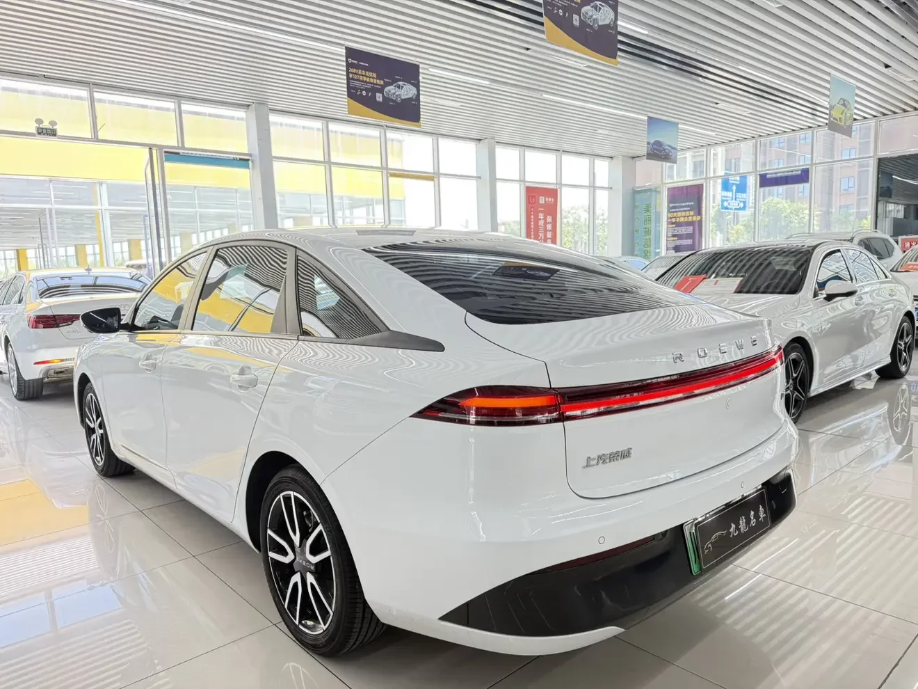 Roewe D6
