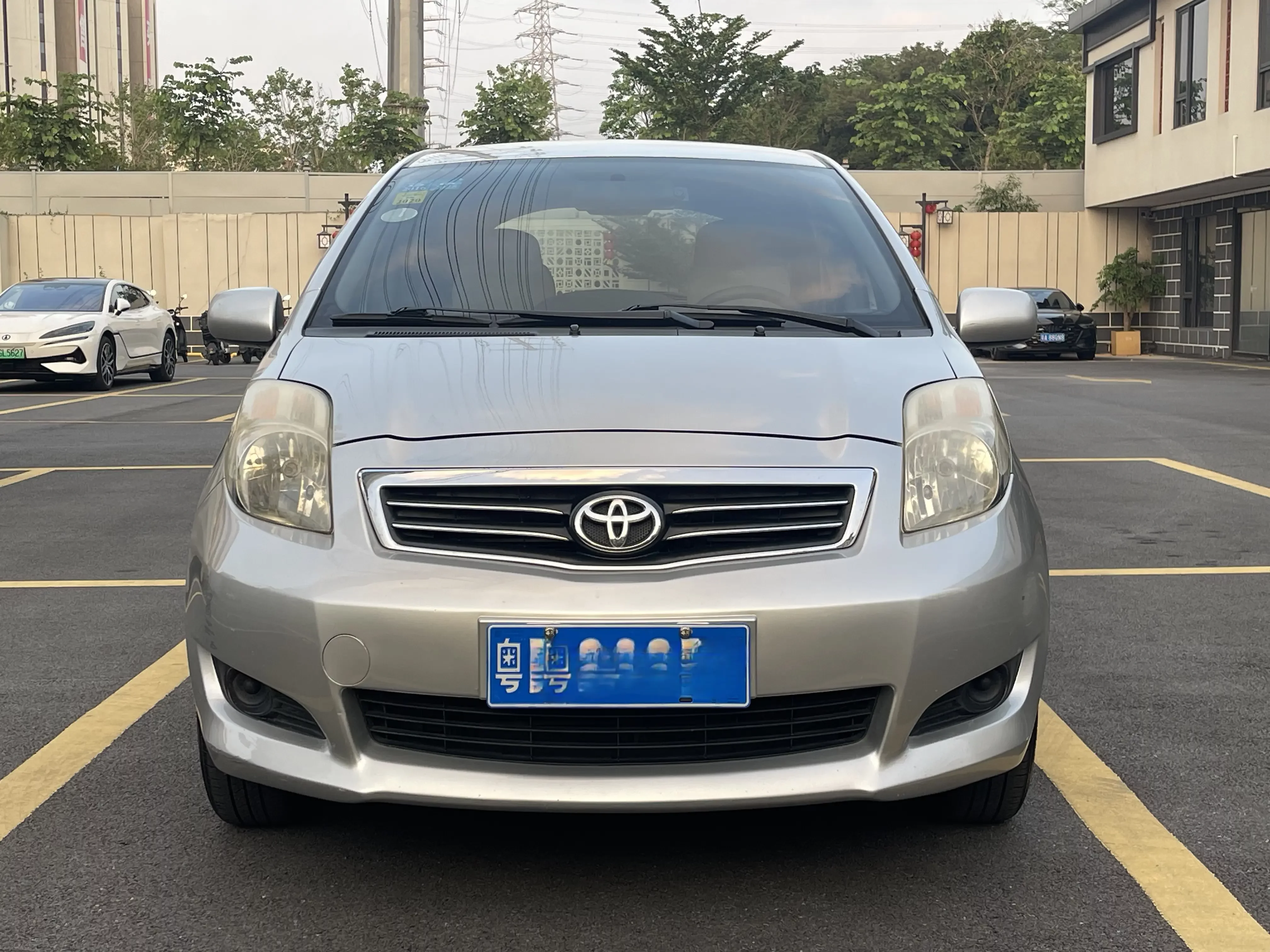 Toyota Yaris  из Китая