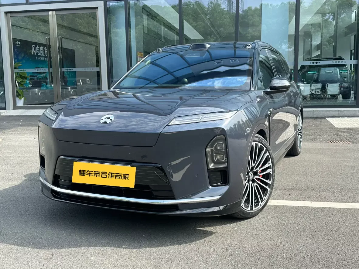 NIO ES8
