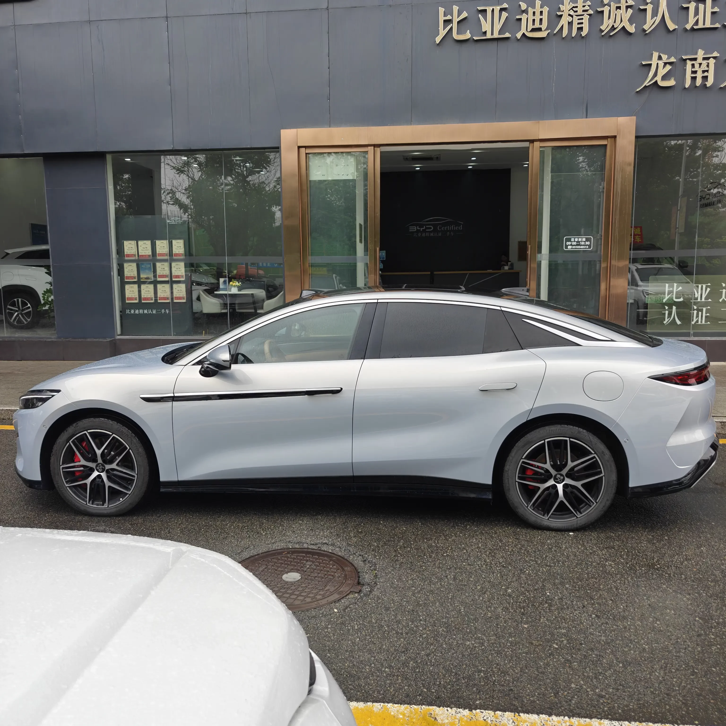 BYD Han L EV