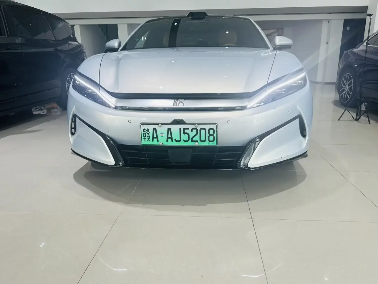 BYD Han L EV