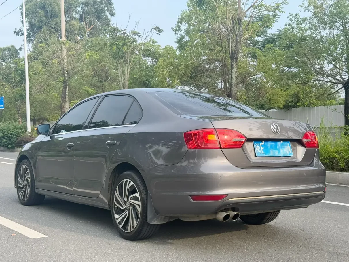 Volkswagen Sagitar