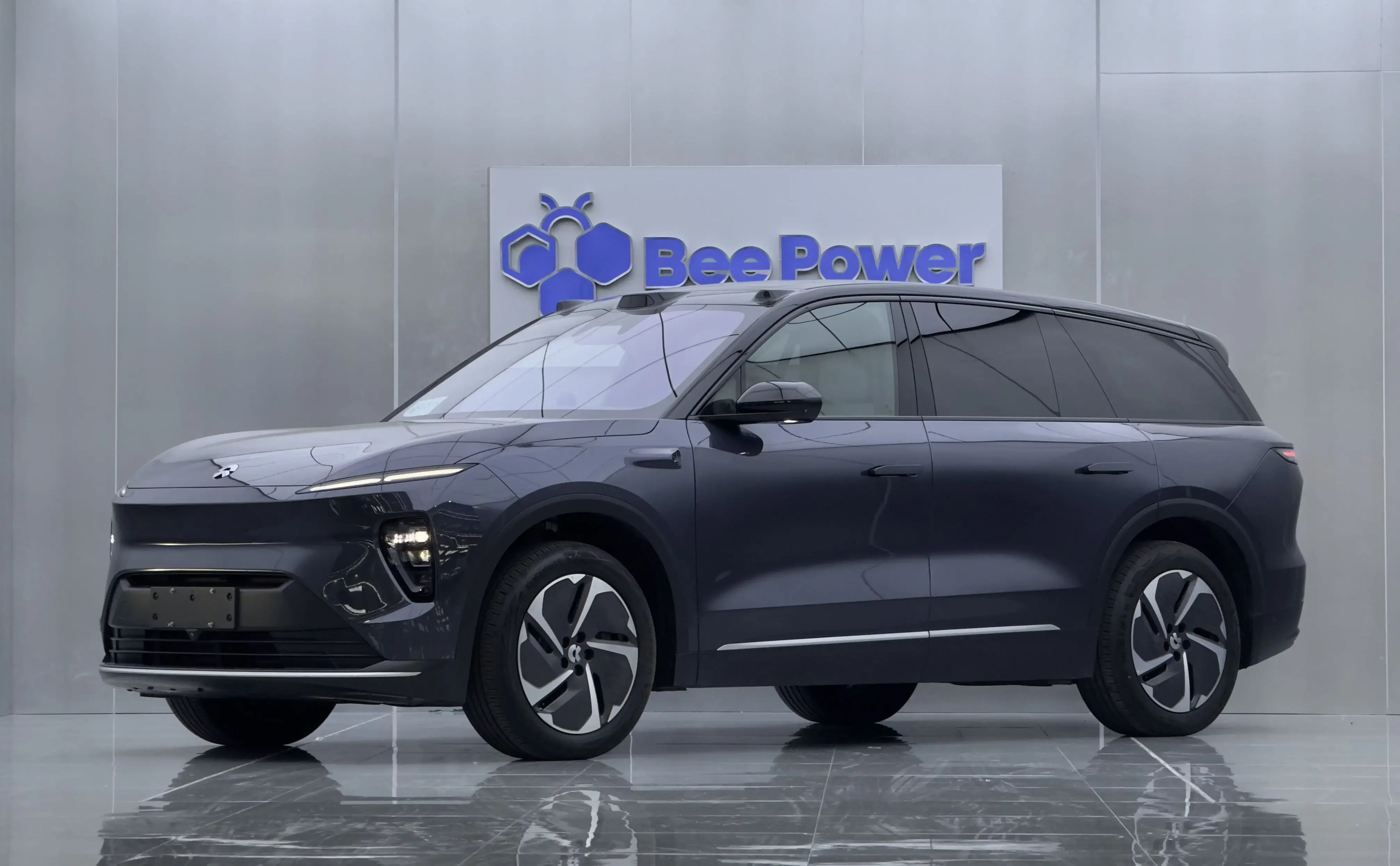 NIO ES8