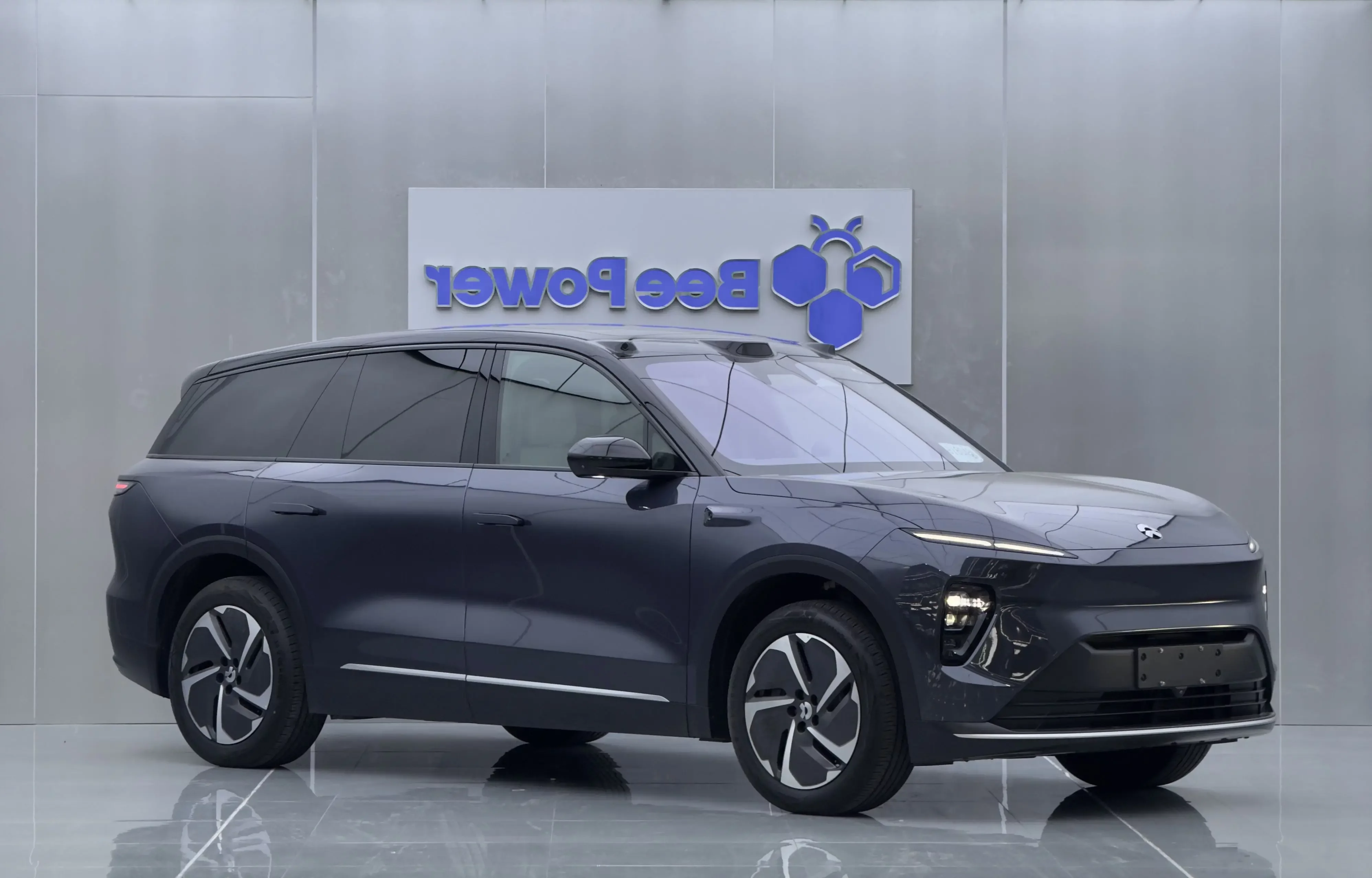 NIO ES8