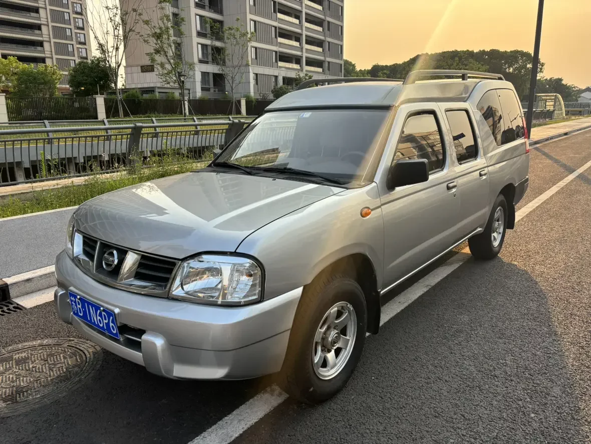 Nissan D22
