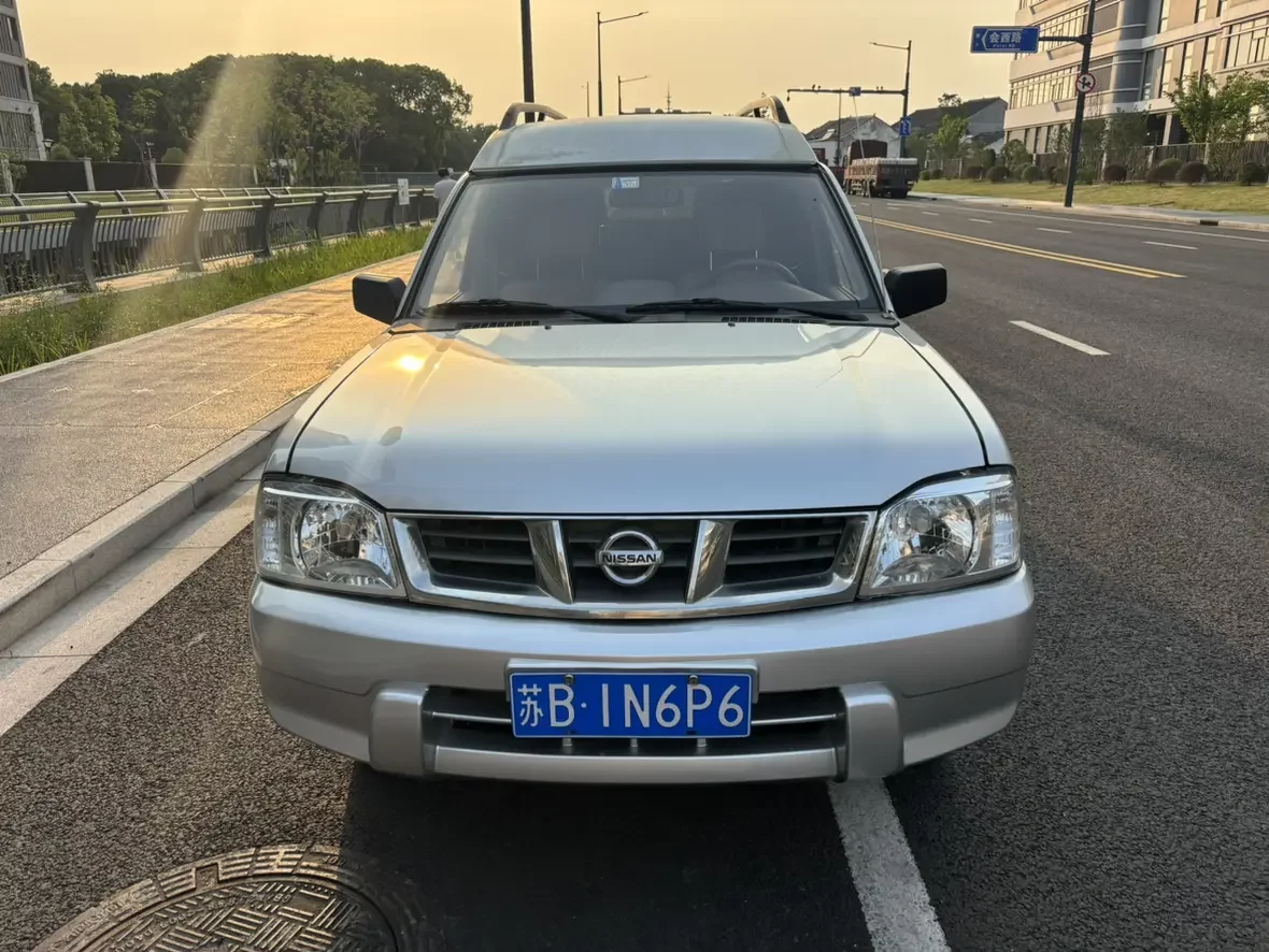 Nissan D22