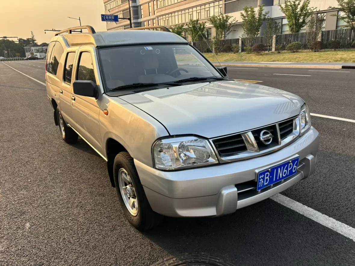 Nissan D22