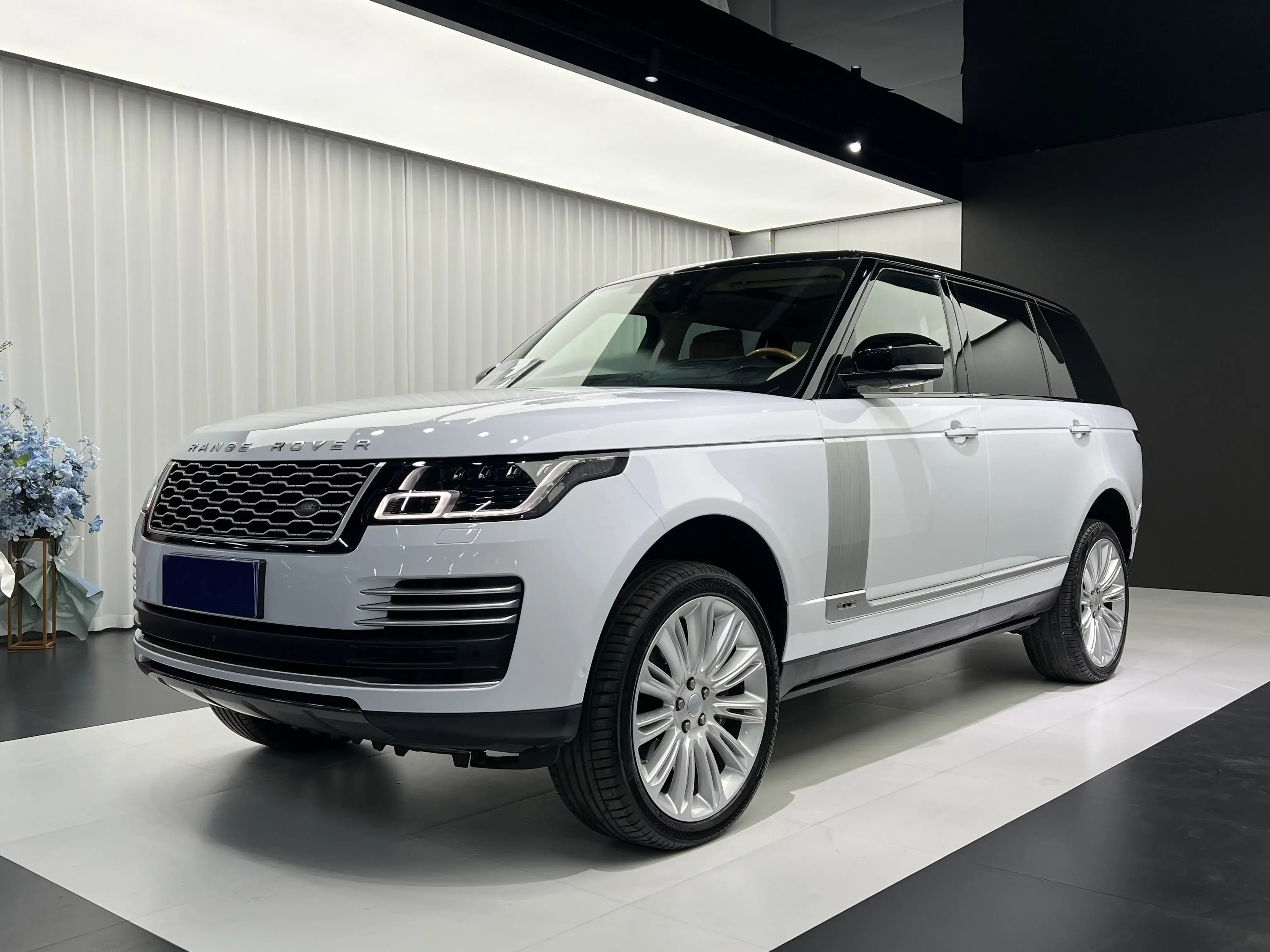 Land Rover range rover  из Китая