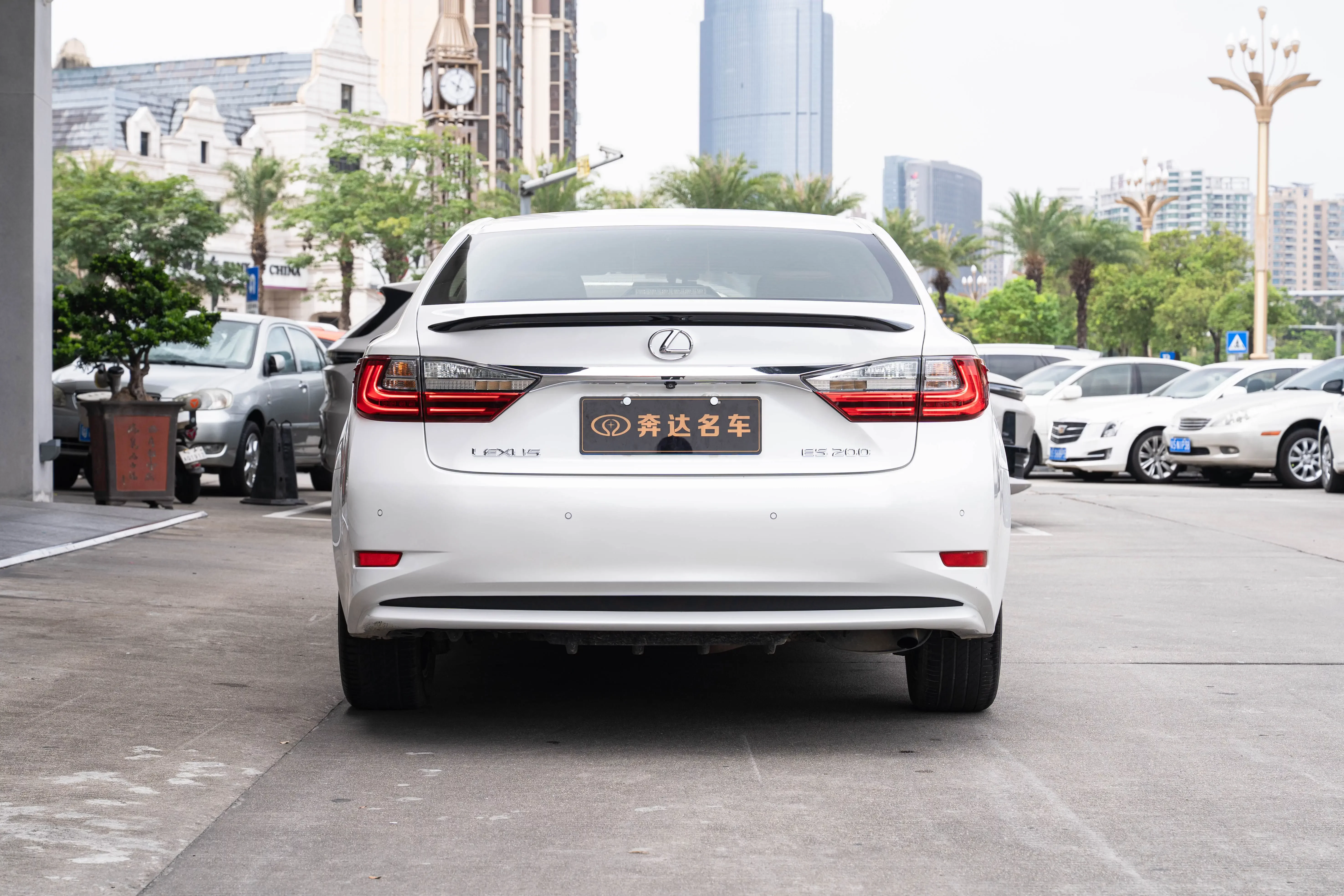 Lexus ES