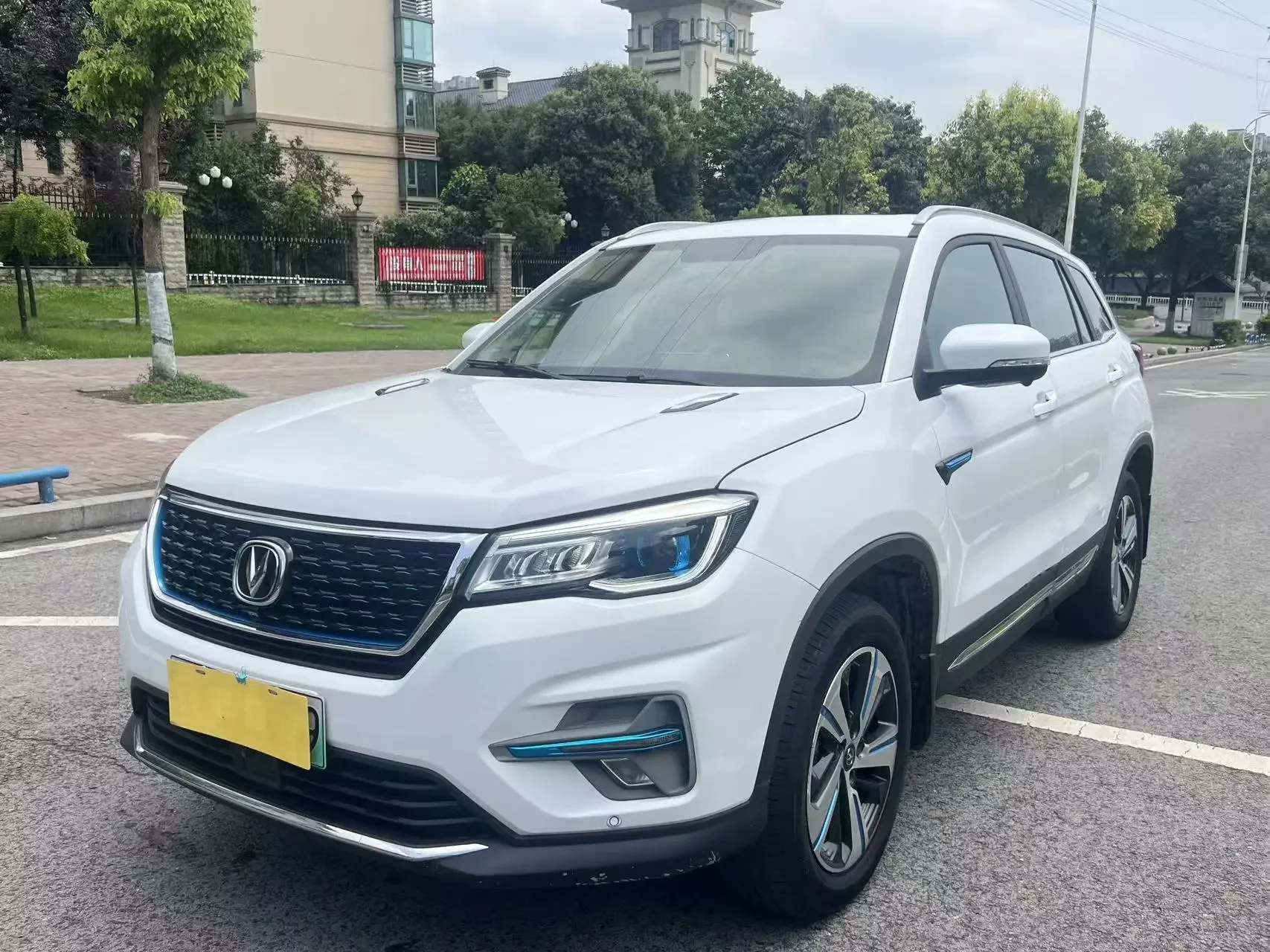 Changan CS75 PHEV  из Китая