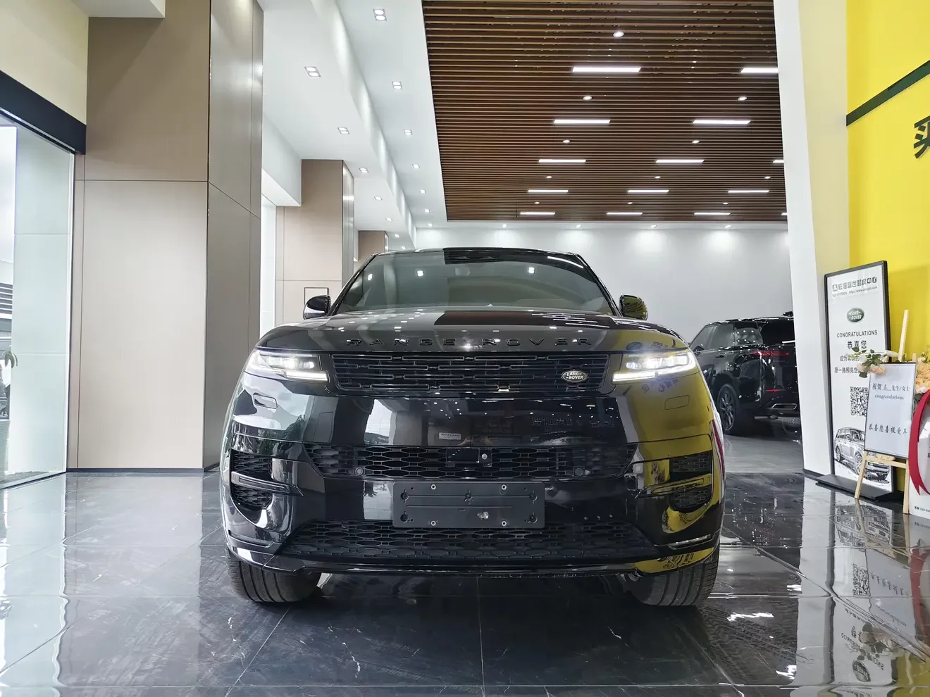 Land Rover Range Rover Sport  из Китая