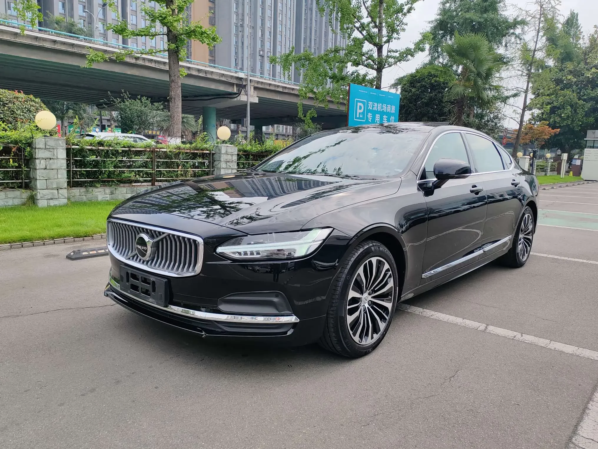 Volvo S90
