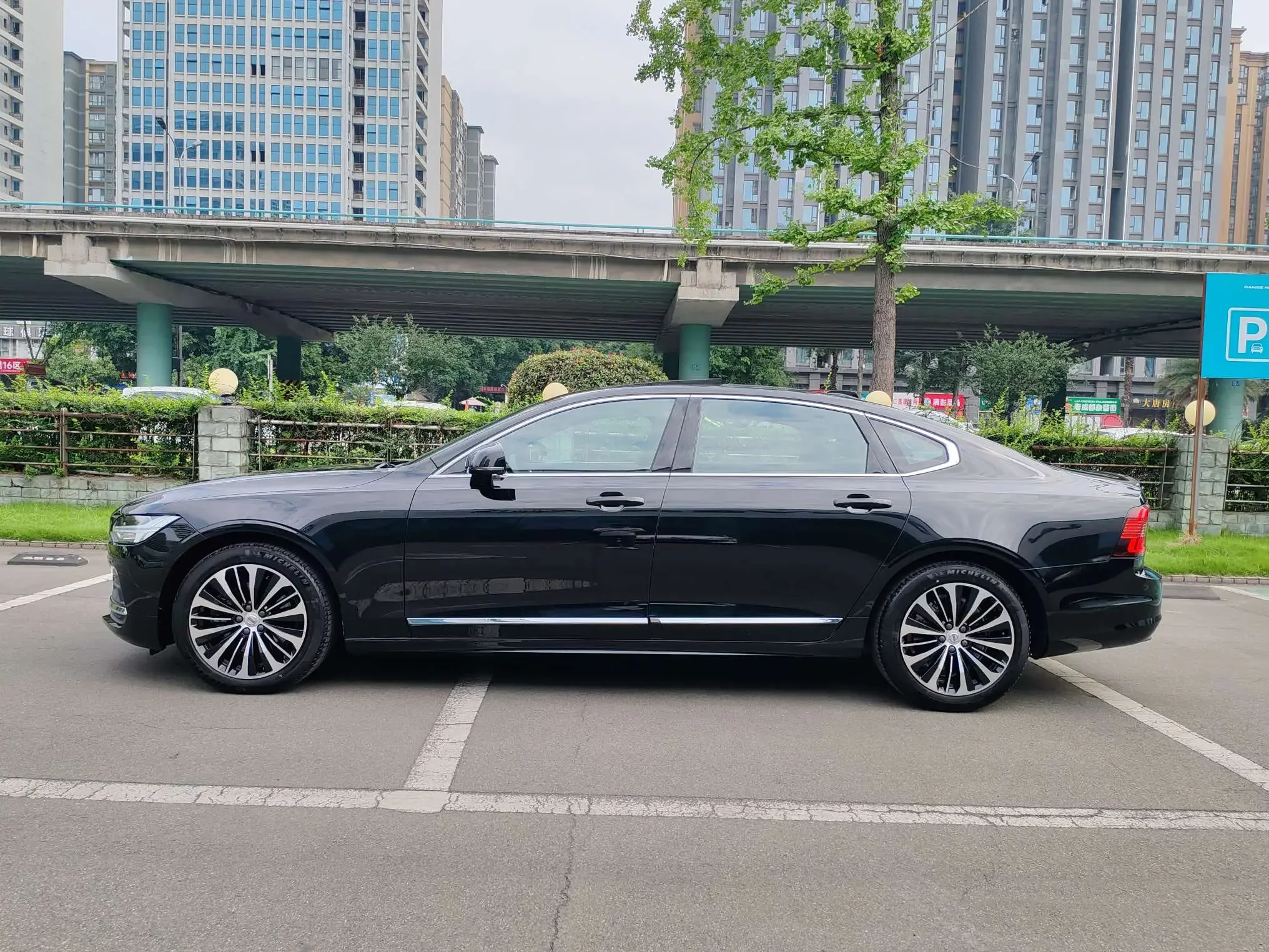 Volvo S90