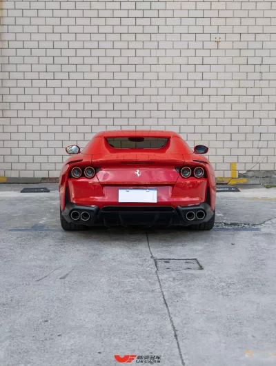 Ferrari 812