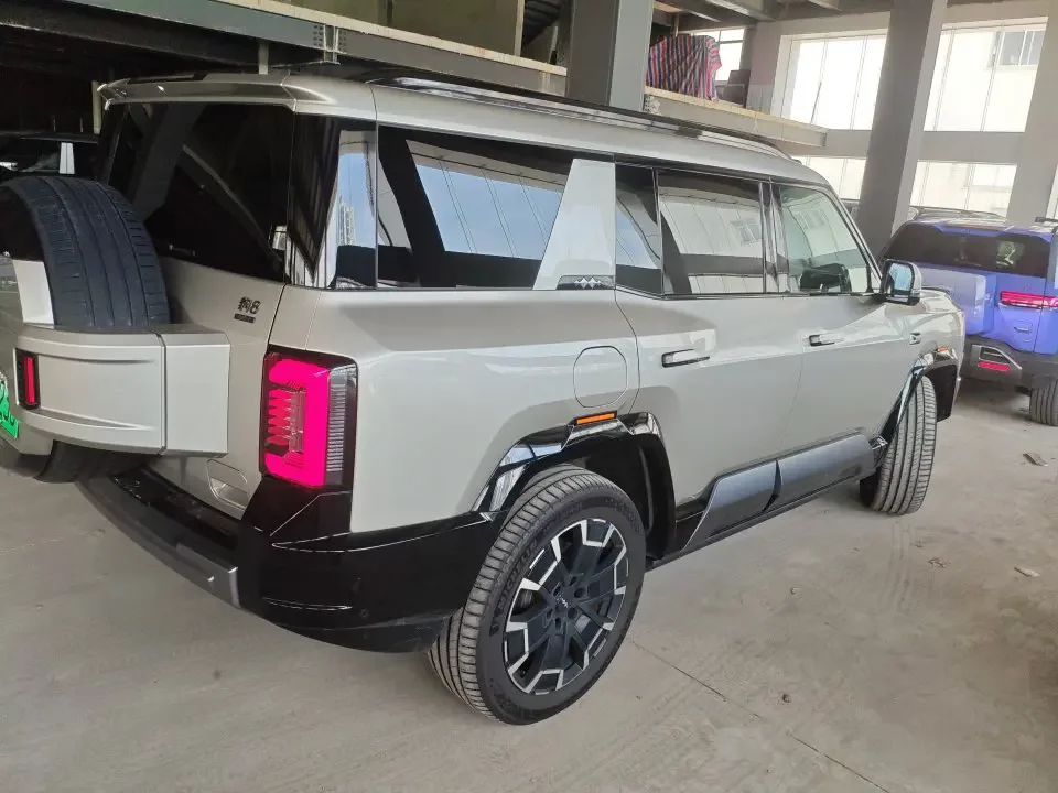 BYD Leopard Leopard 8