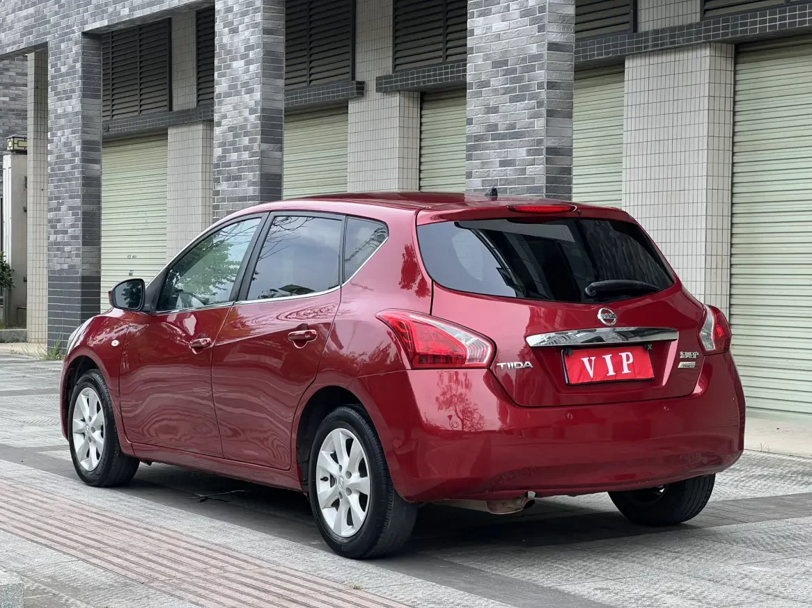 Nissan Tiida