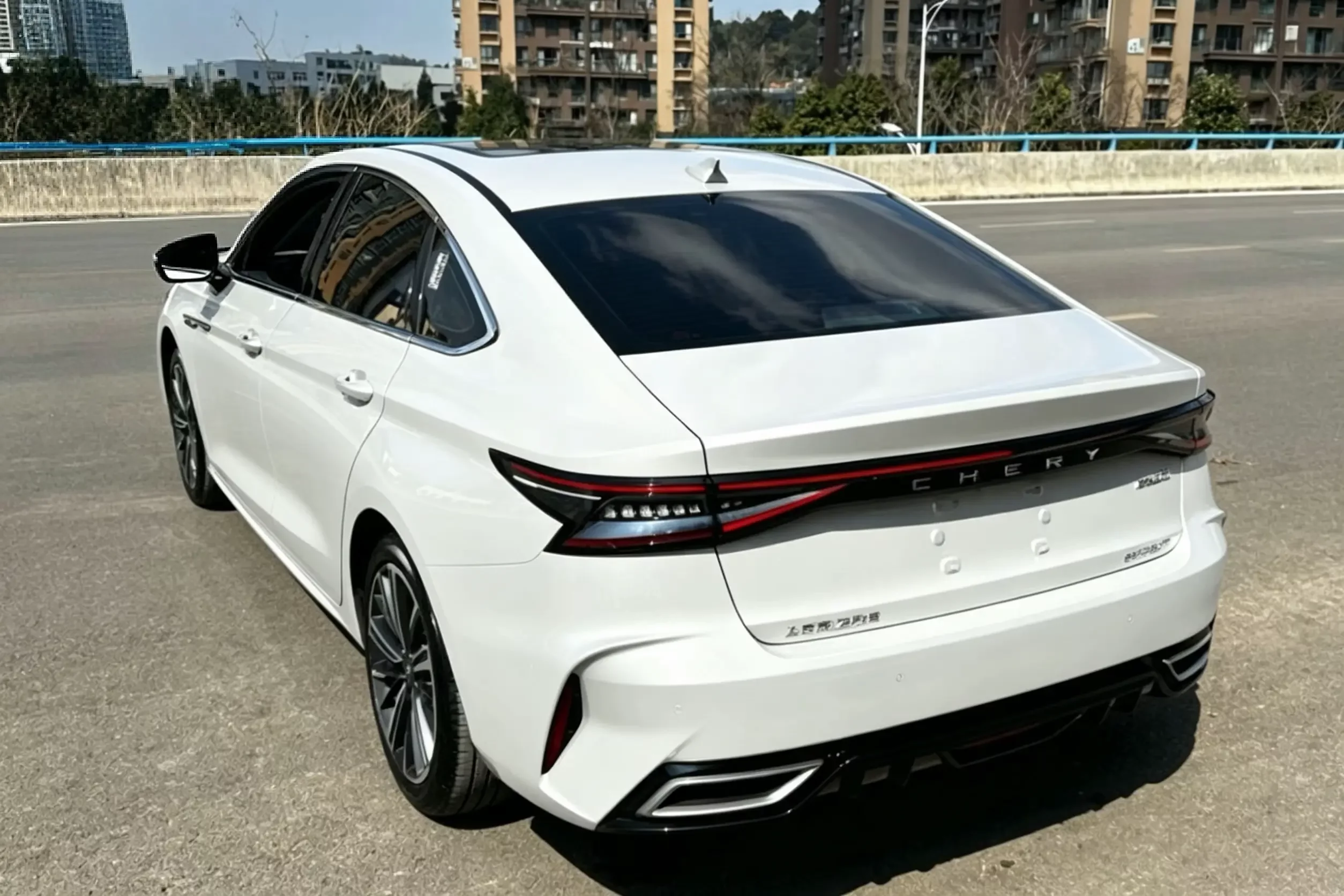 Chery Arrizo 8