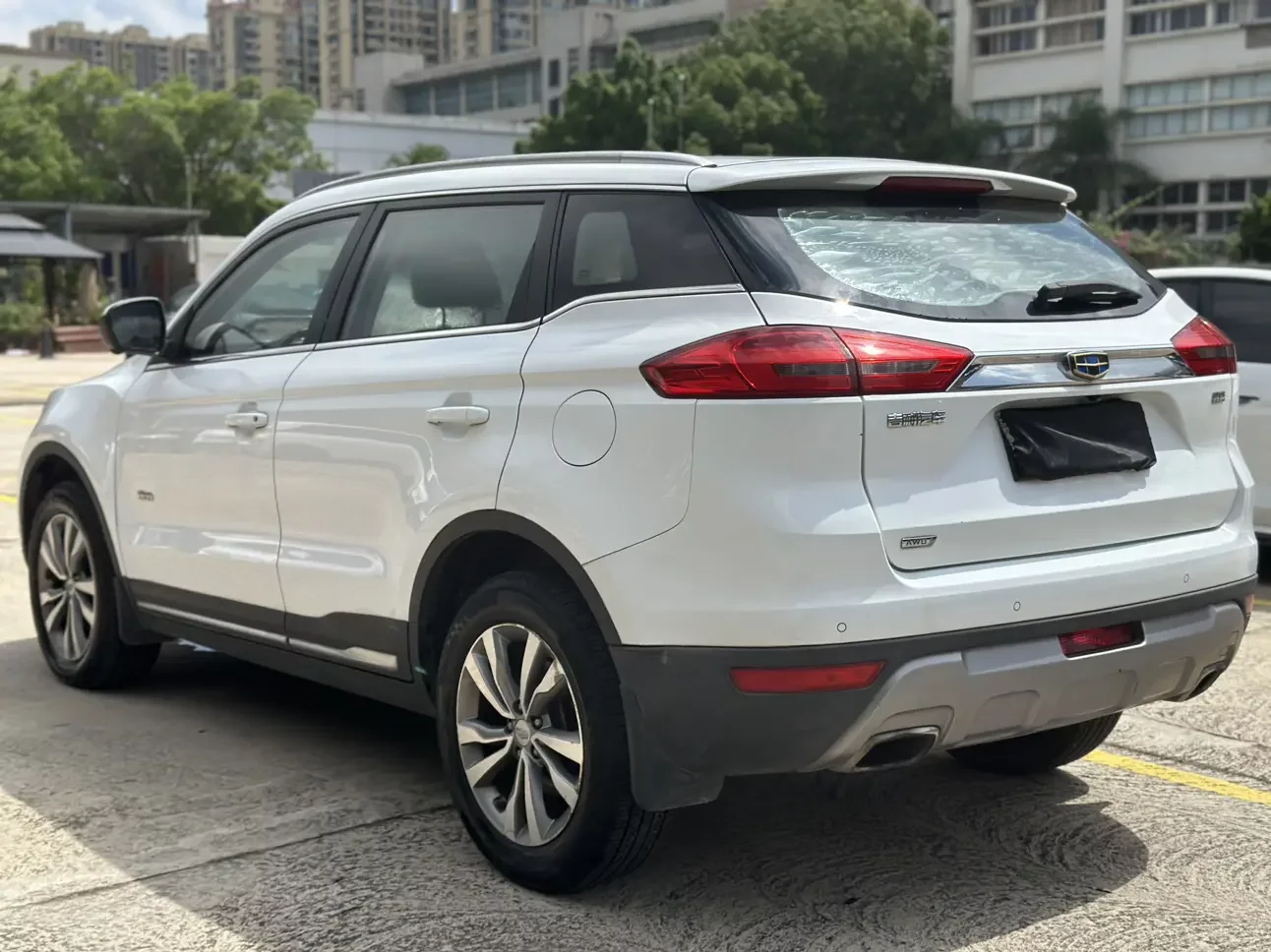 Geely Atlas