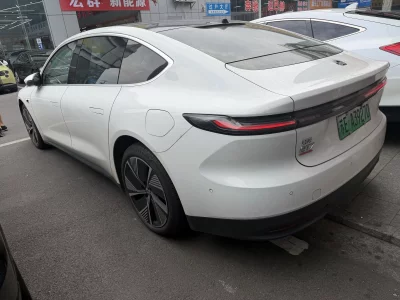 NIO ET7