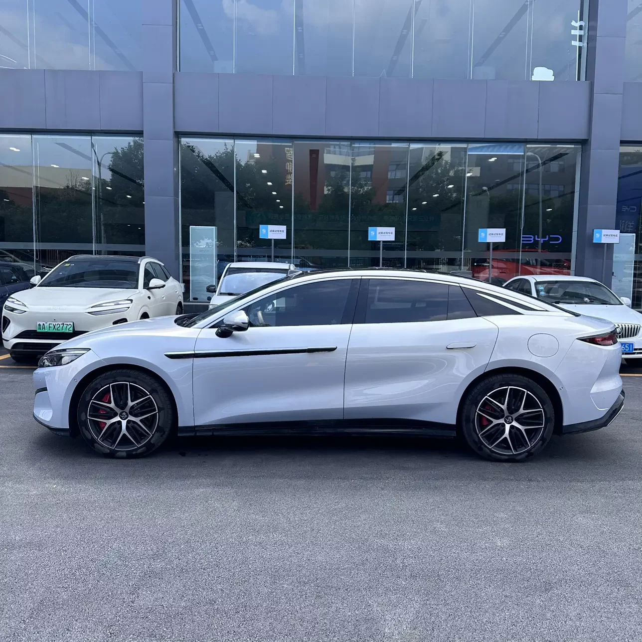BYD Han L EV