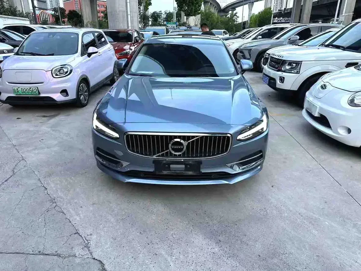 Volvo S90