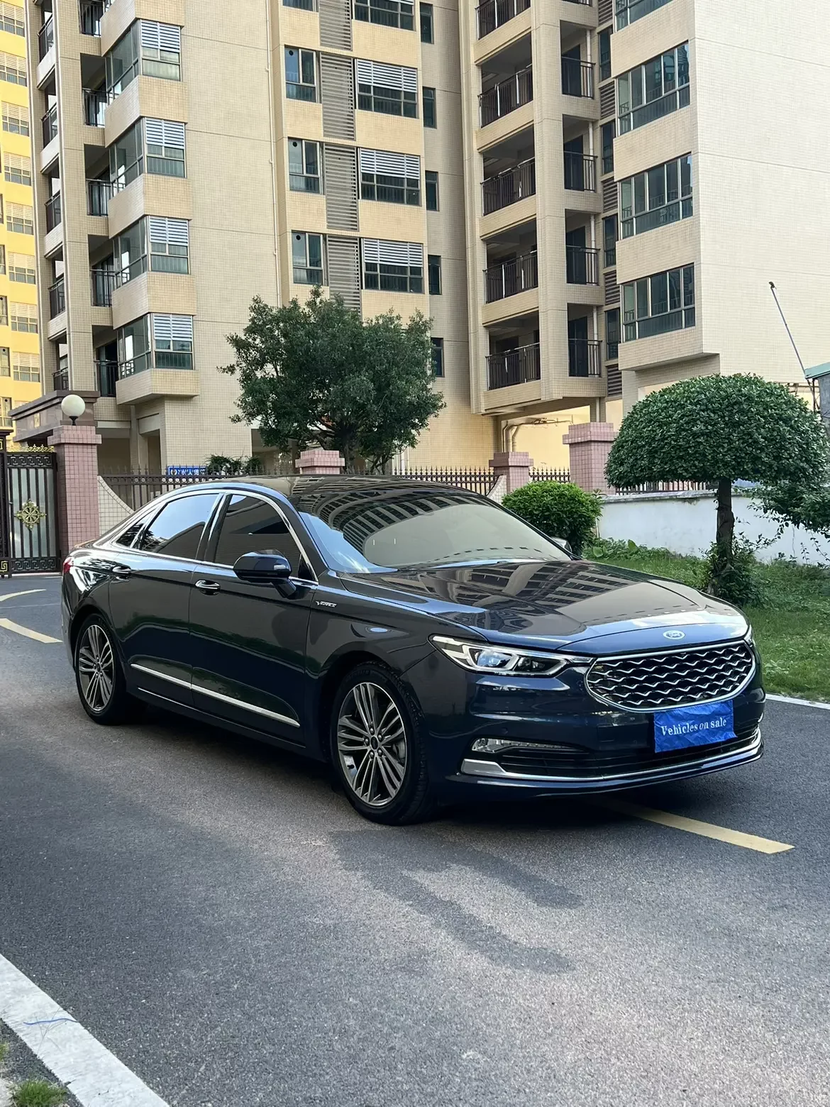 Ford Taurus