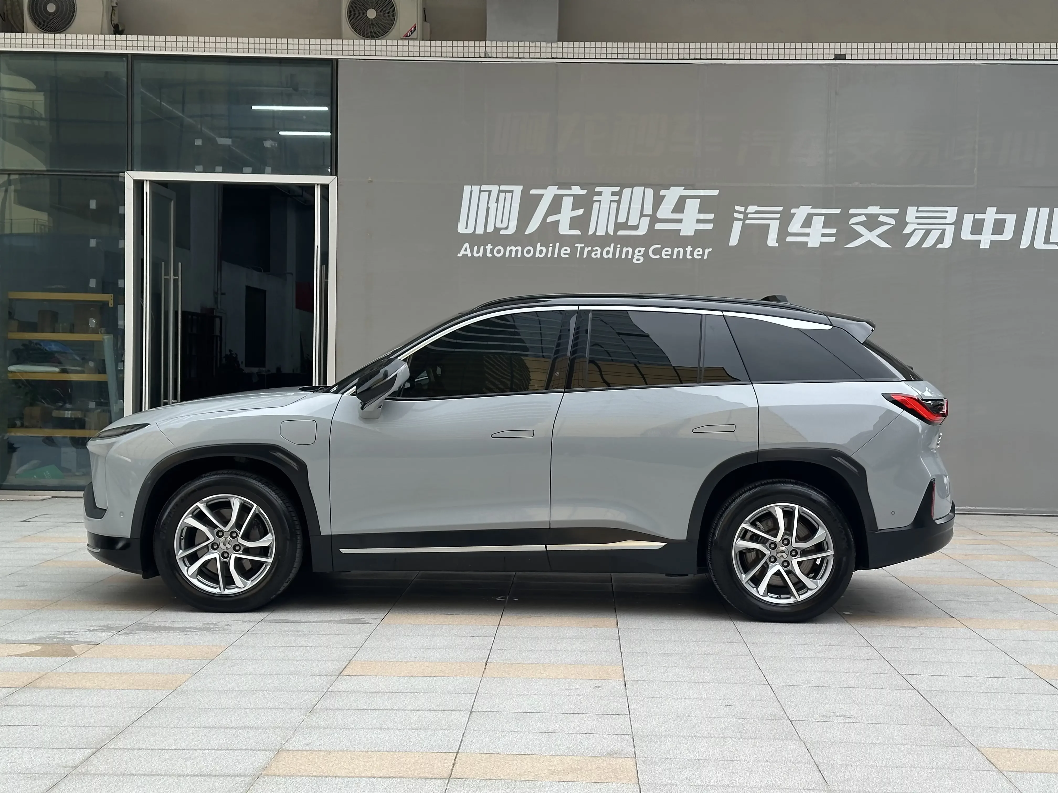 NIO ES6