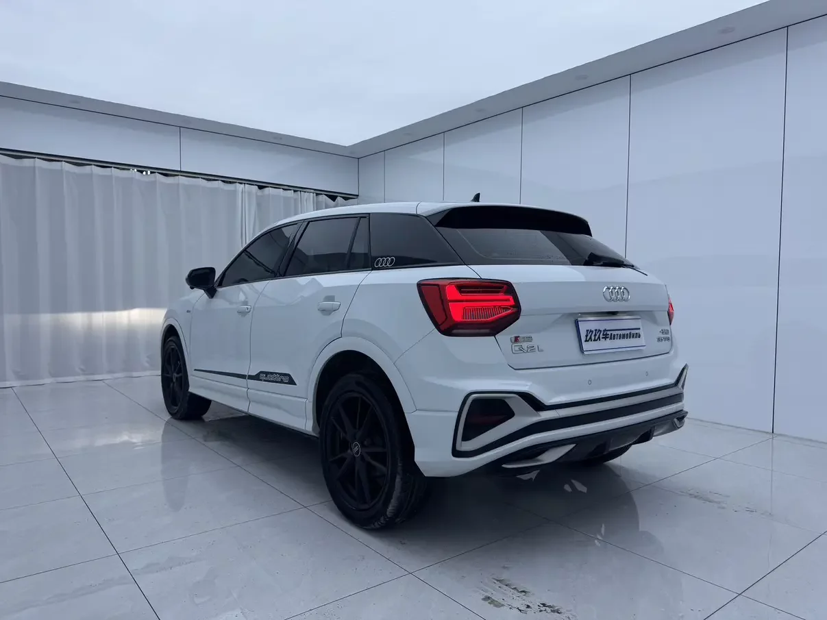 Audi Q2L