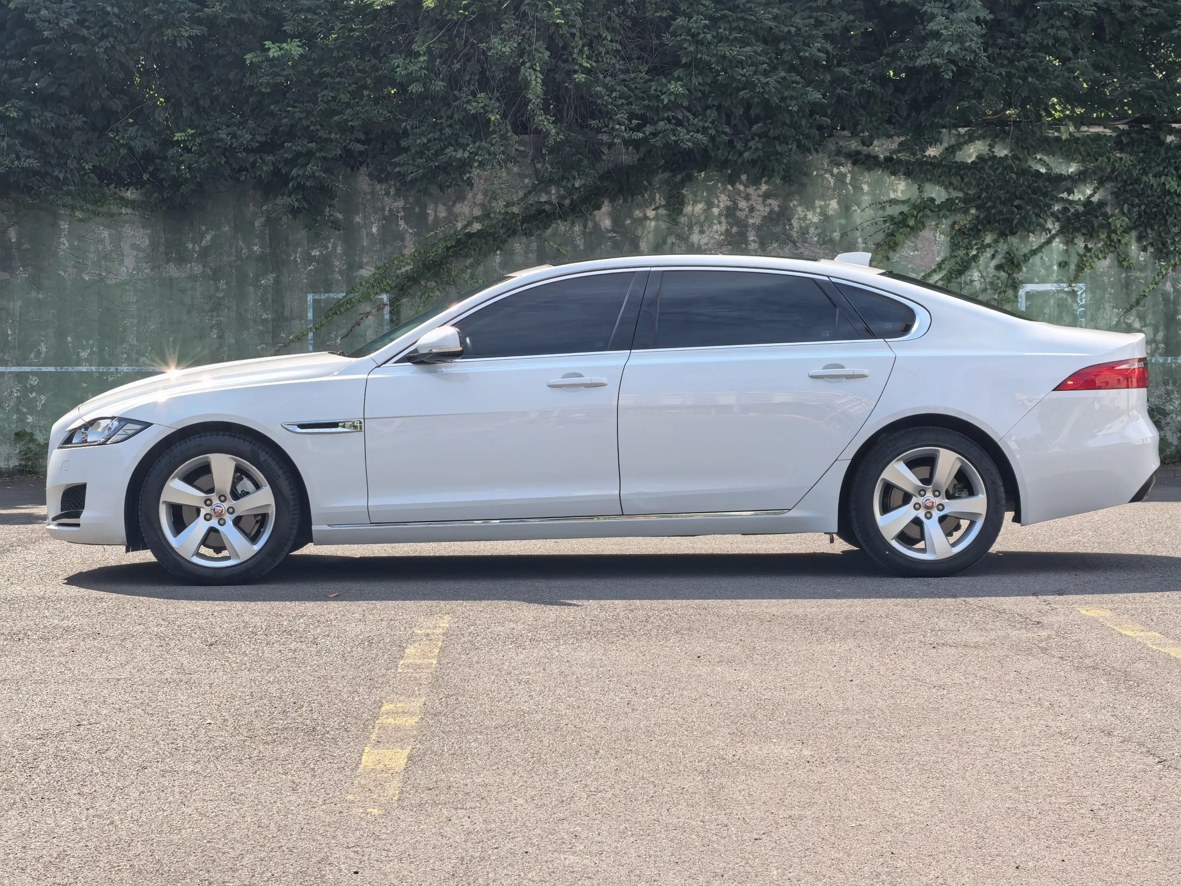 Jaguar XFL