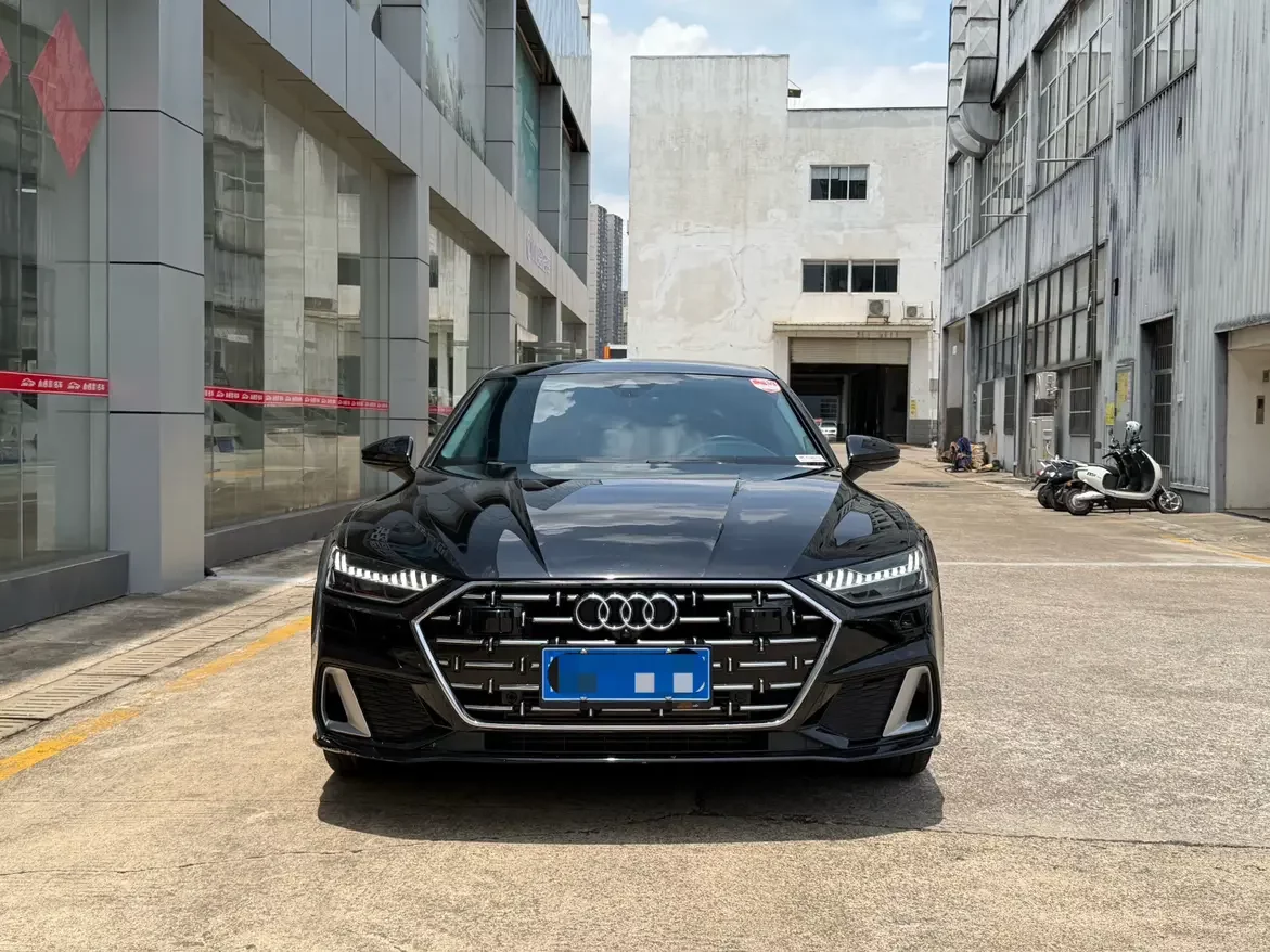 Audi A7L