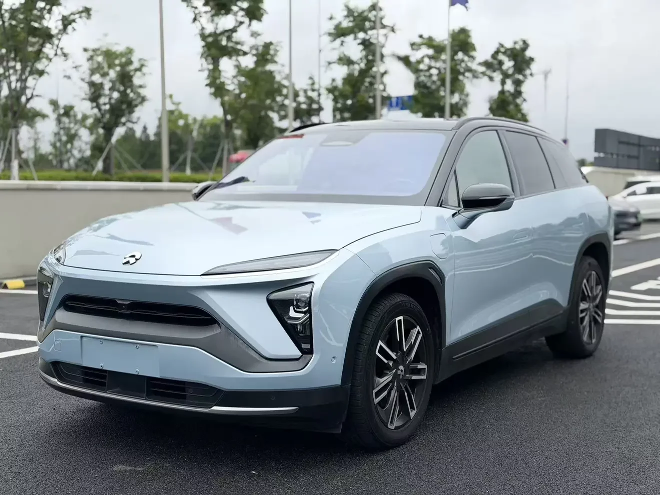 NIO ES6