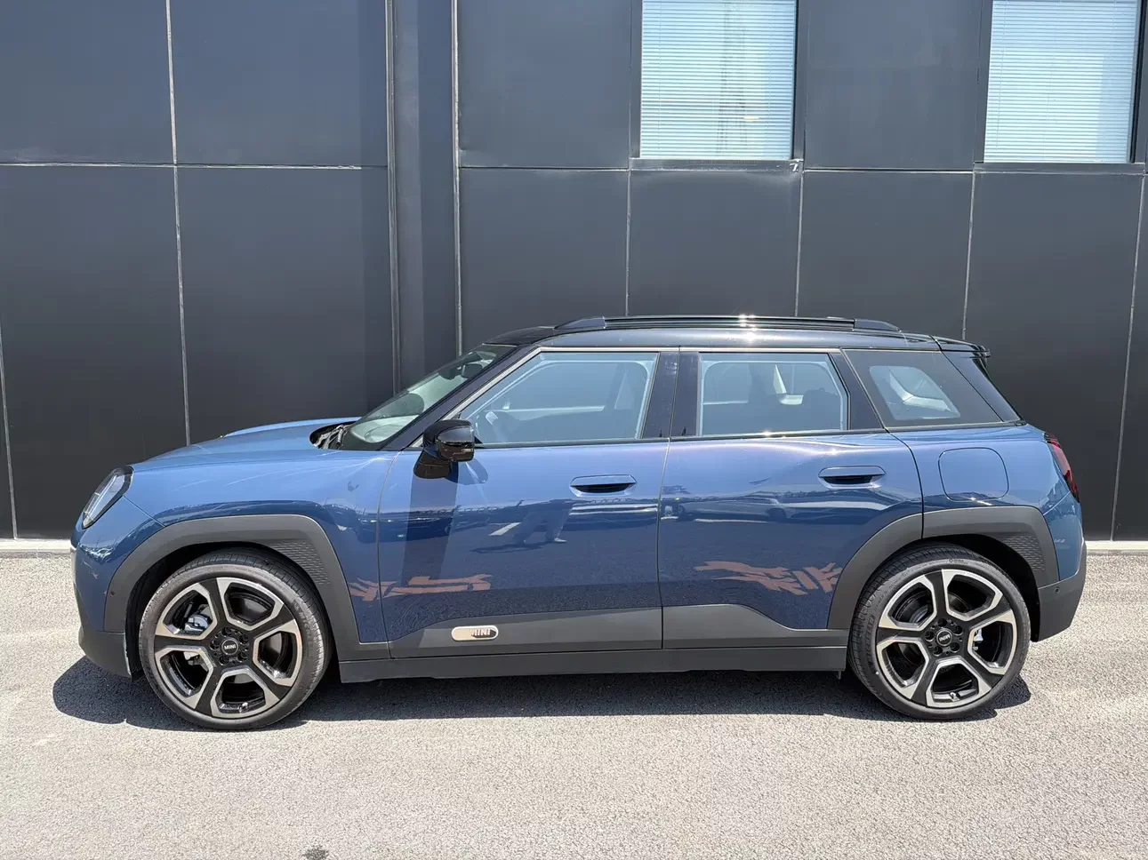 MINI ELECTRIC  ACEMAN