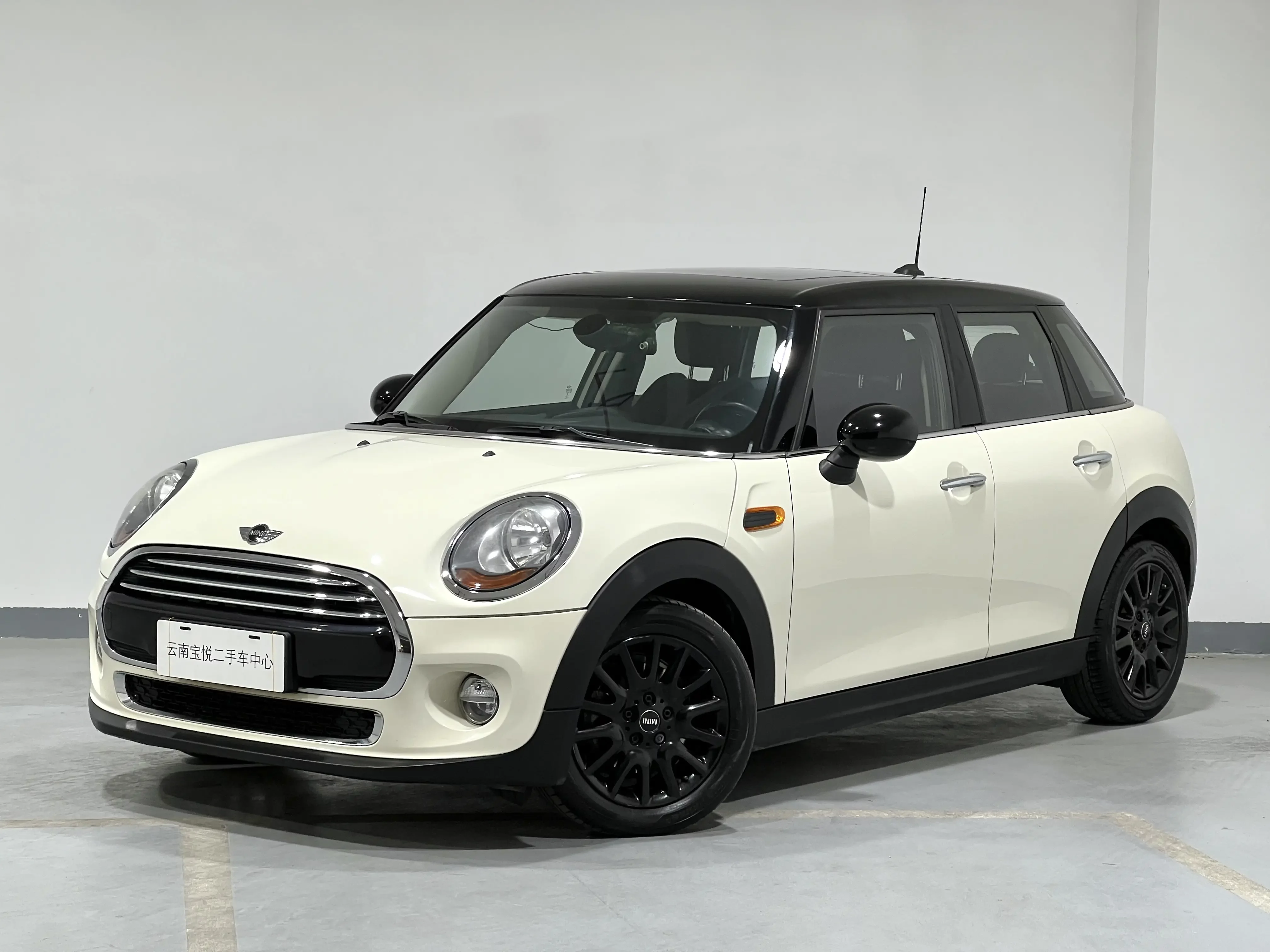 MINI 