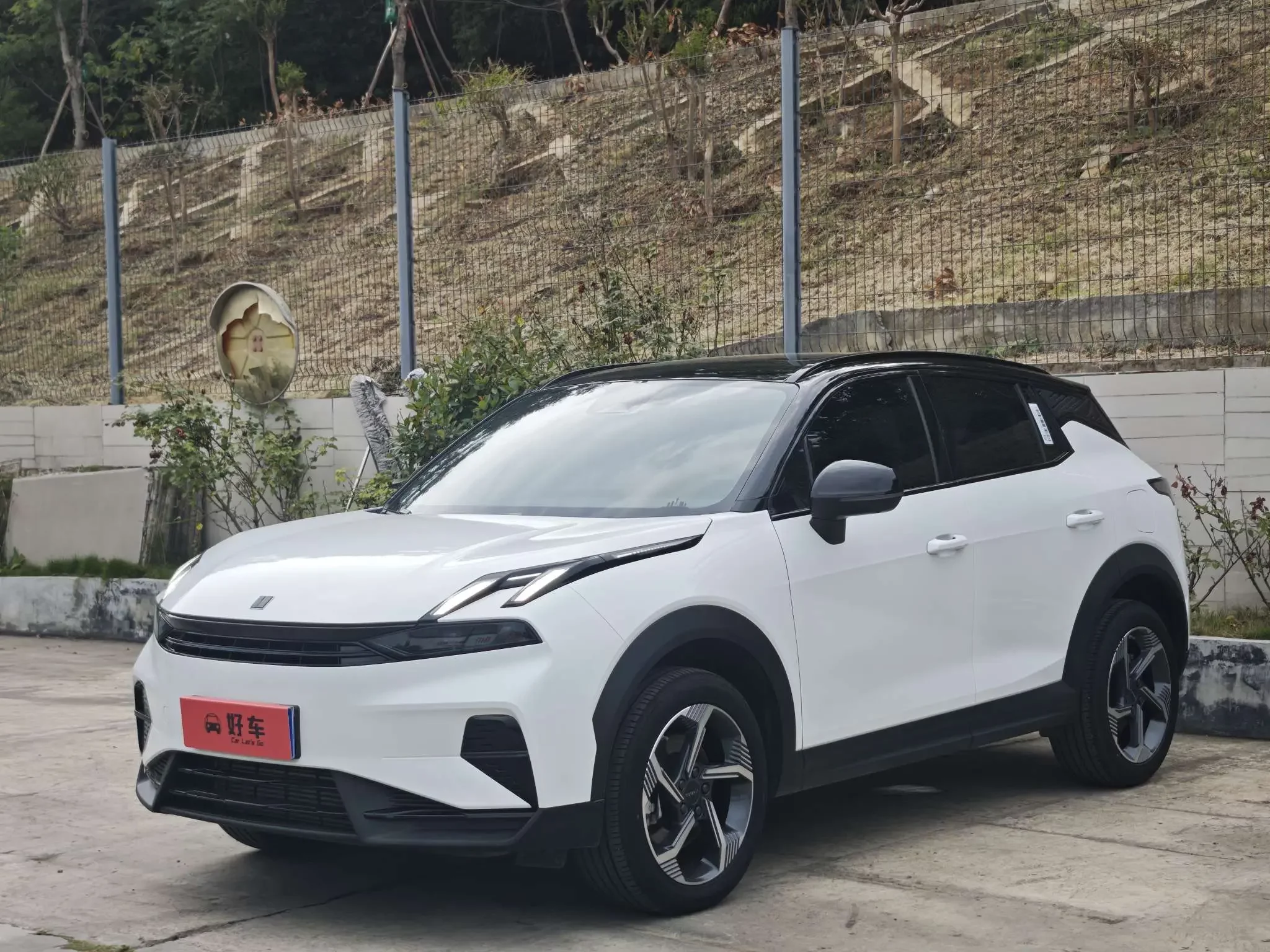 Lynk & Co 06