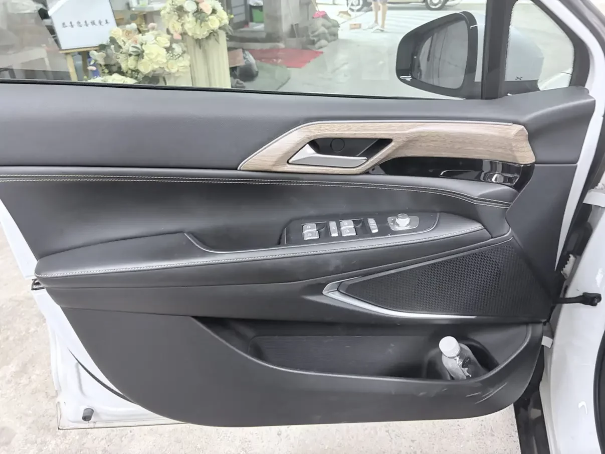 Xpeng P5